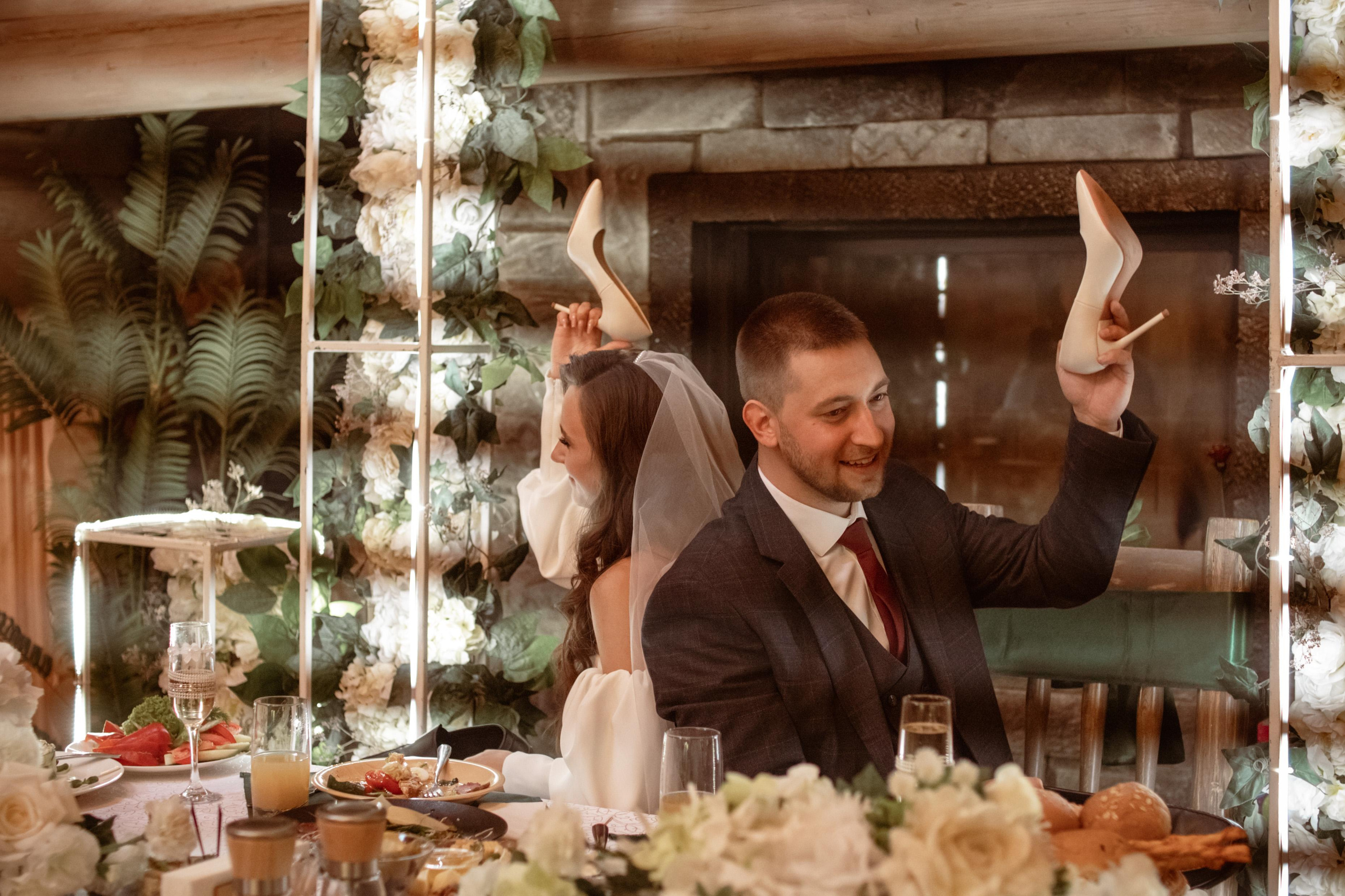 Свадебная фотосессия в парке. Юлия Басня семейный и свадебный фотограф в Донецке