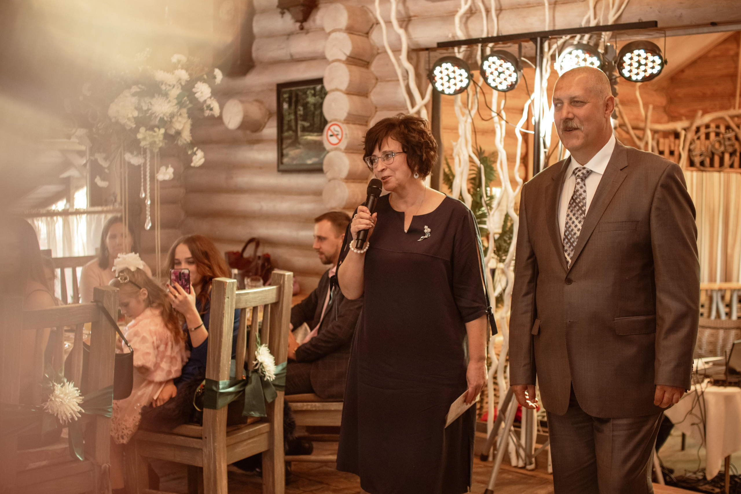 Свадебная фотосессия в парке. Юлия Басня семейный и свадебный фотограф в Донецке