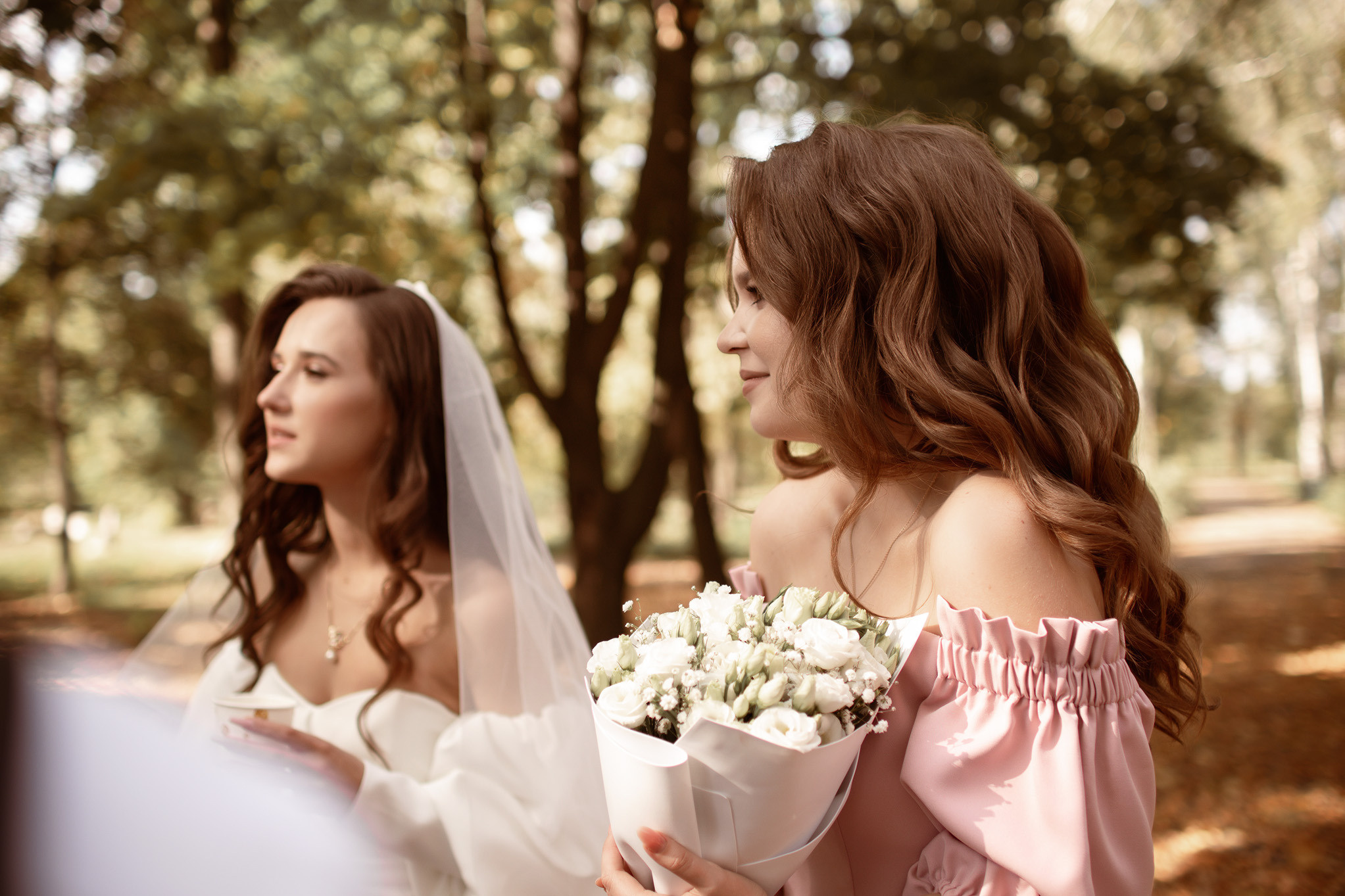 Свадебная фотосессия в парке. Юлия Басня семейный и свадебный фотограф в Донецке