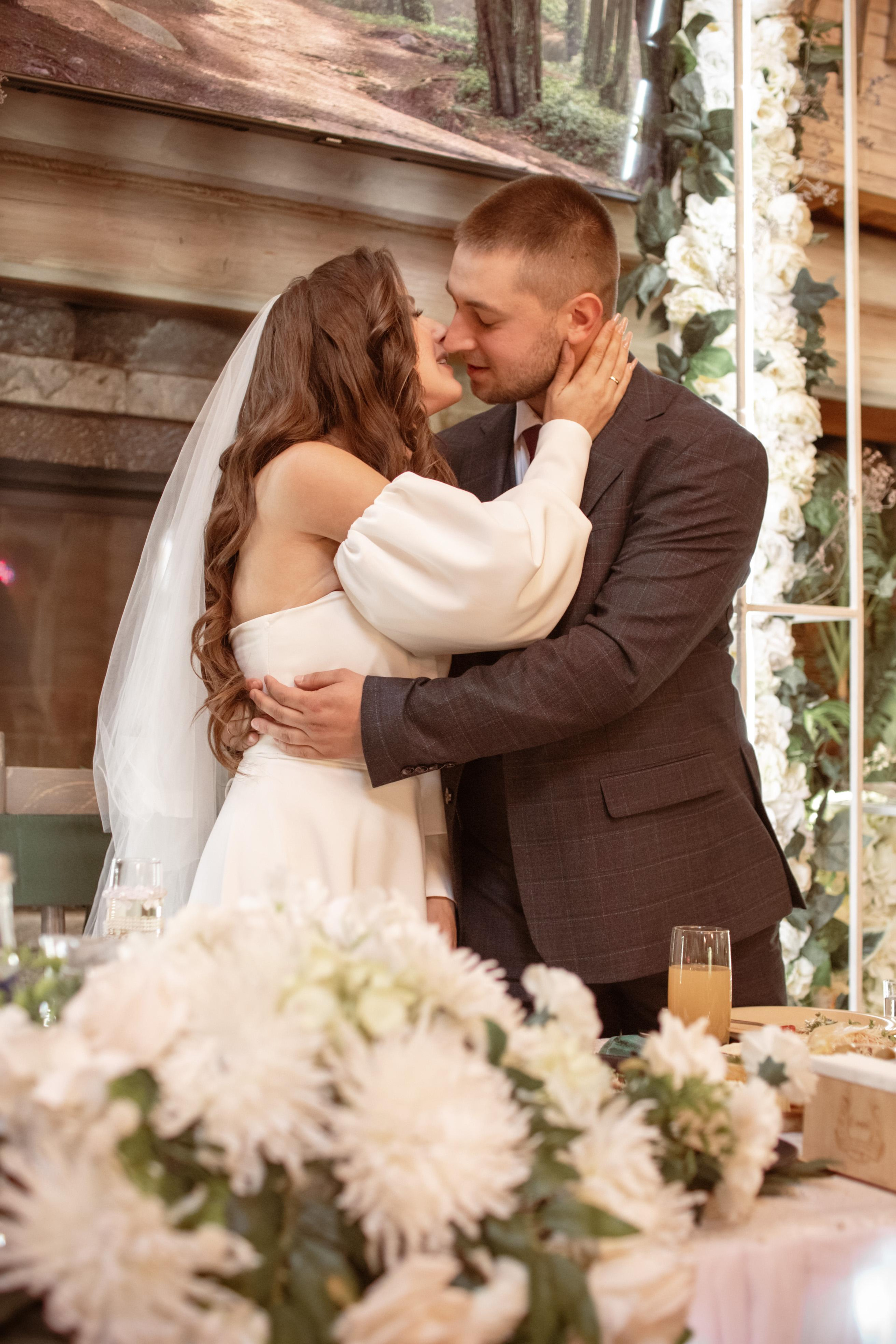 Свадебная фотосессия в парке. Юлия Басня семейный и свадебный фотограф в Донецке