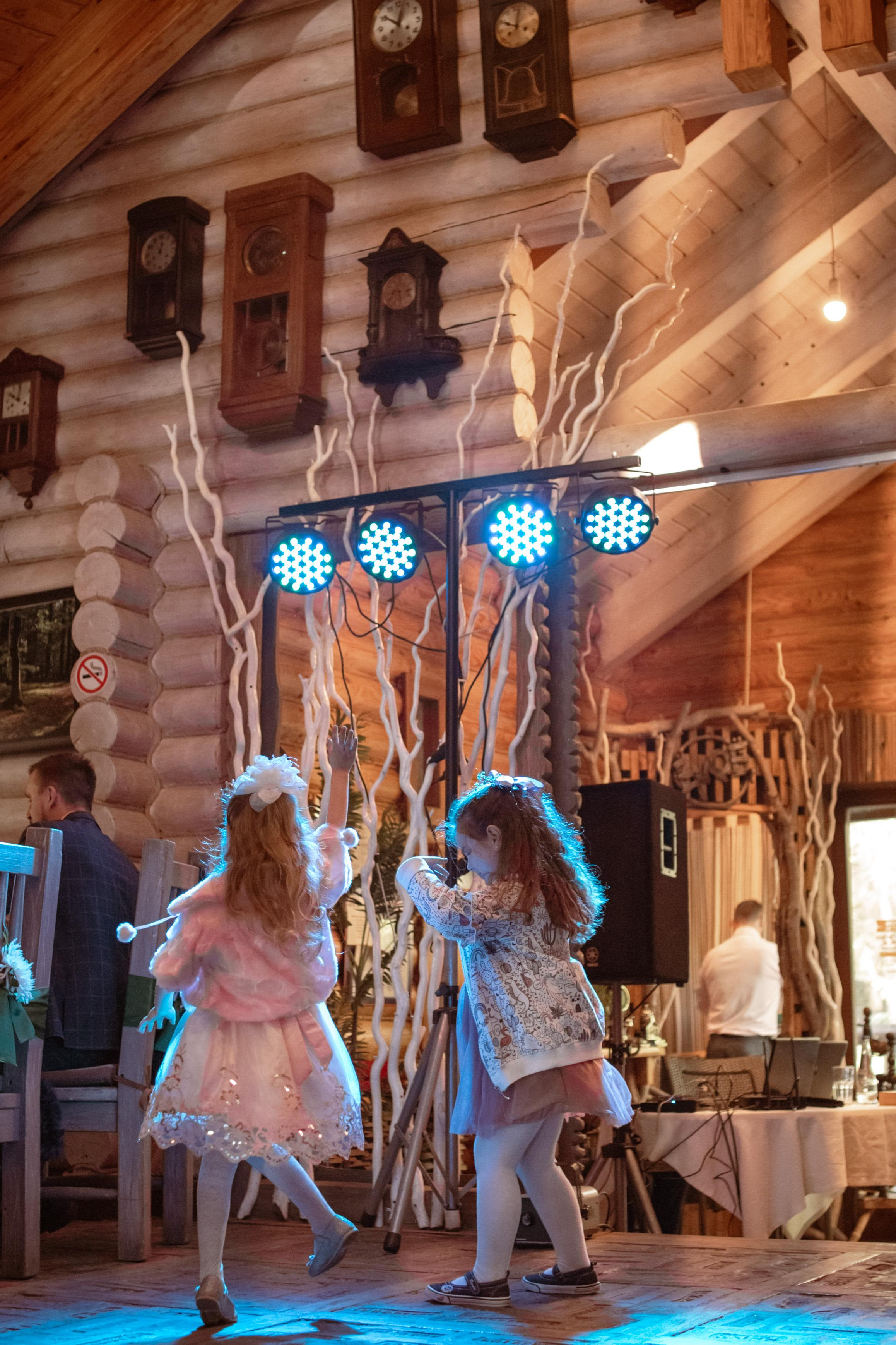 Свадебная фотосессия в парке. Юлия Басня семейный и свадебный фотограф в Донецке