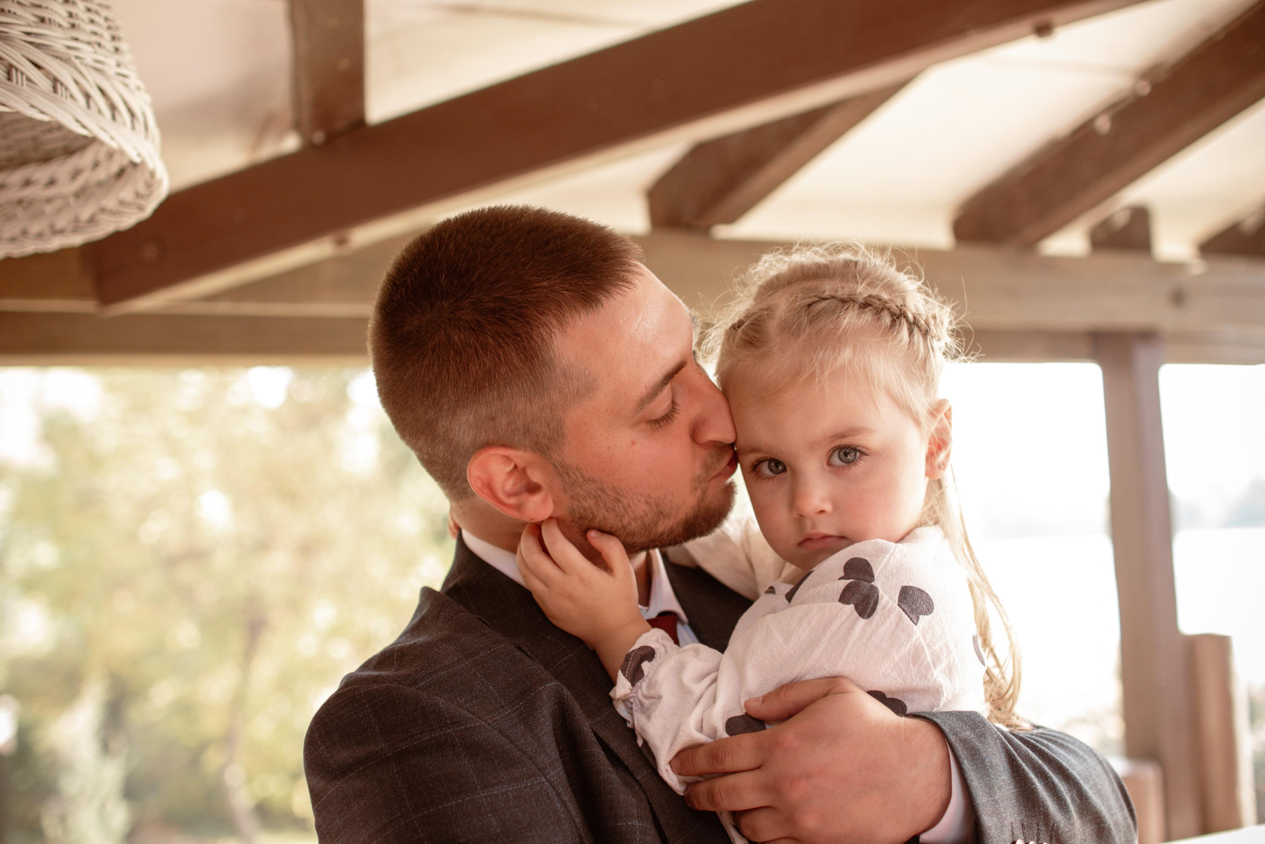 Свадебная фотосессия в парке. Юлия Басня семейный и свадебный фотограф в Донецке