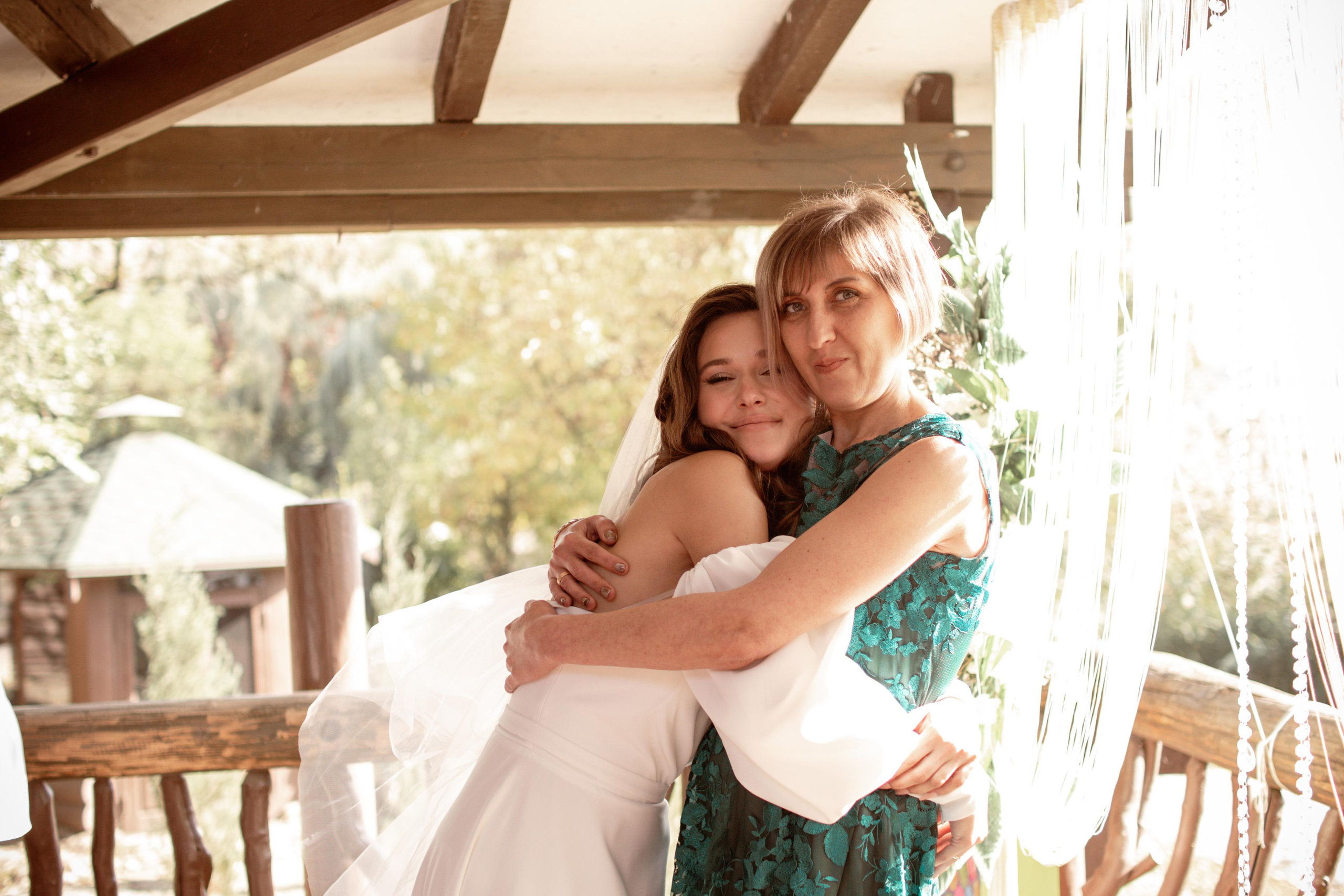 Свадебная фотосессия в парке. Юлия Басня семейный и свадебный фотограф в Донецке