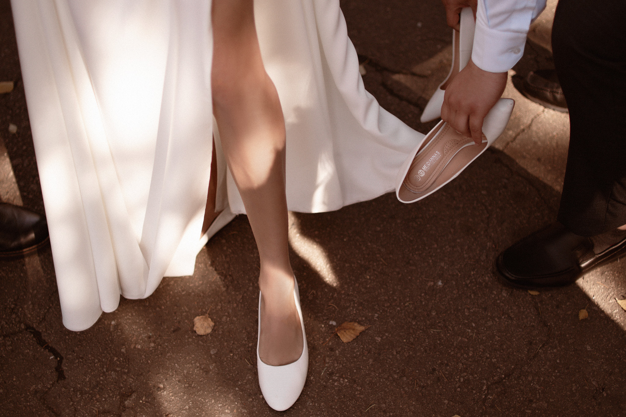 Свадебная фотосессия в парке. Юлия Басня семейный и свадебный фотограф в Донецке