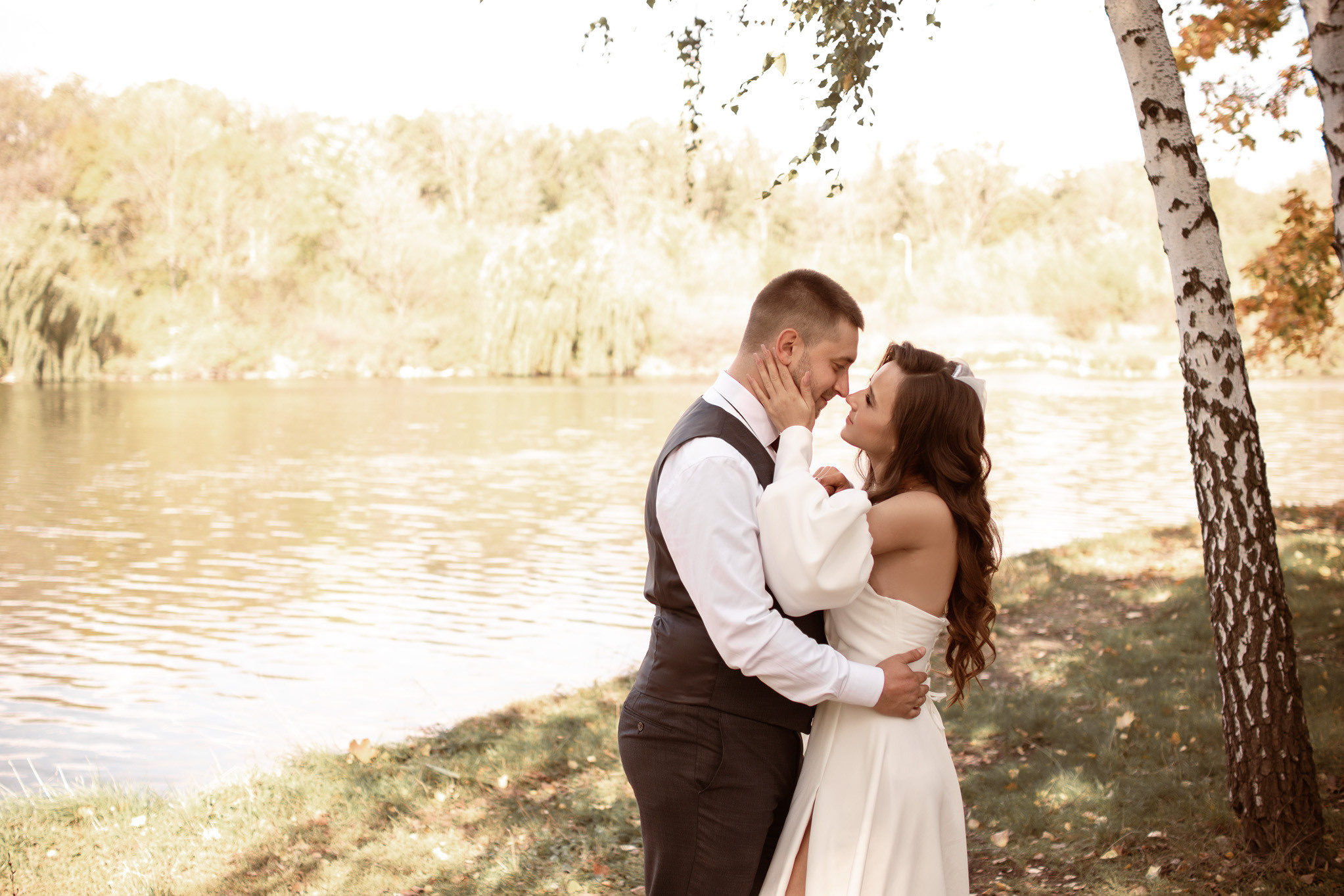 Свадебная фотосессия в парке. Юлия Басня семейный и свадебный фотограф в Донецке