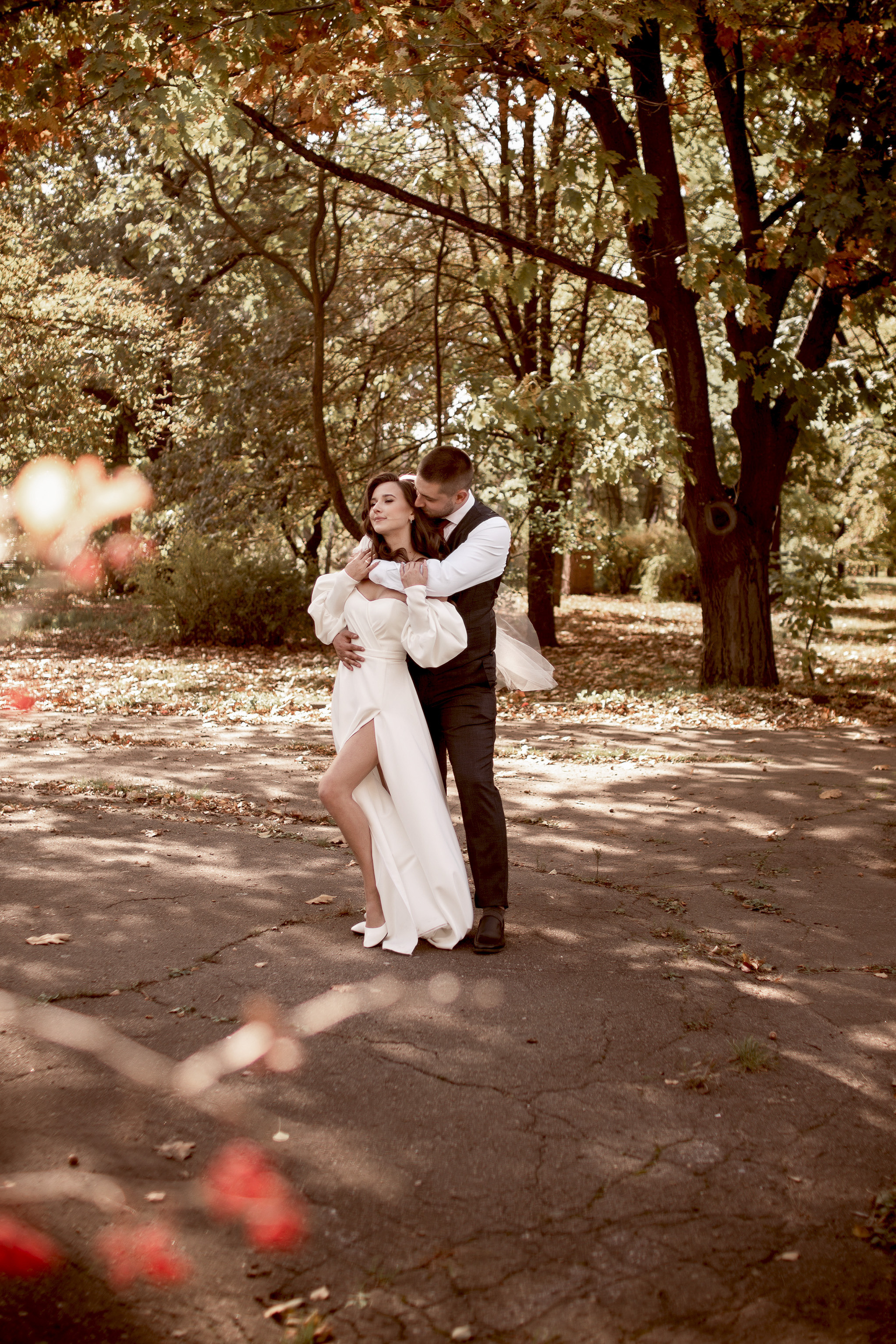 Свадебная фотосессия в парке. Юлия Басня семейный и свадебный фотограф в Донецке