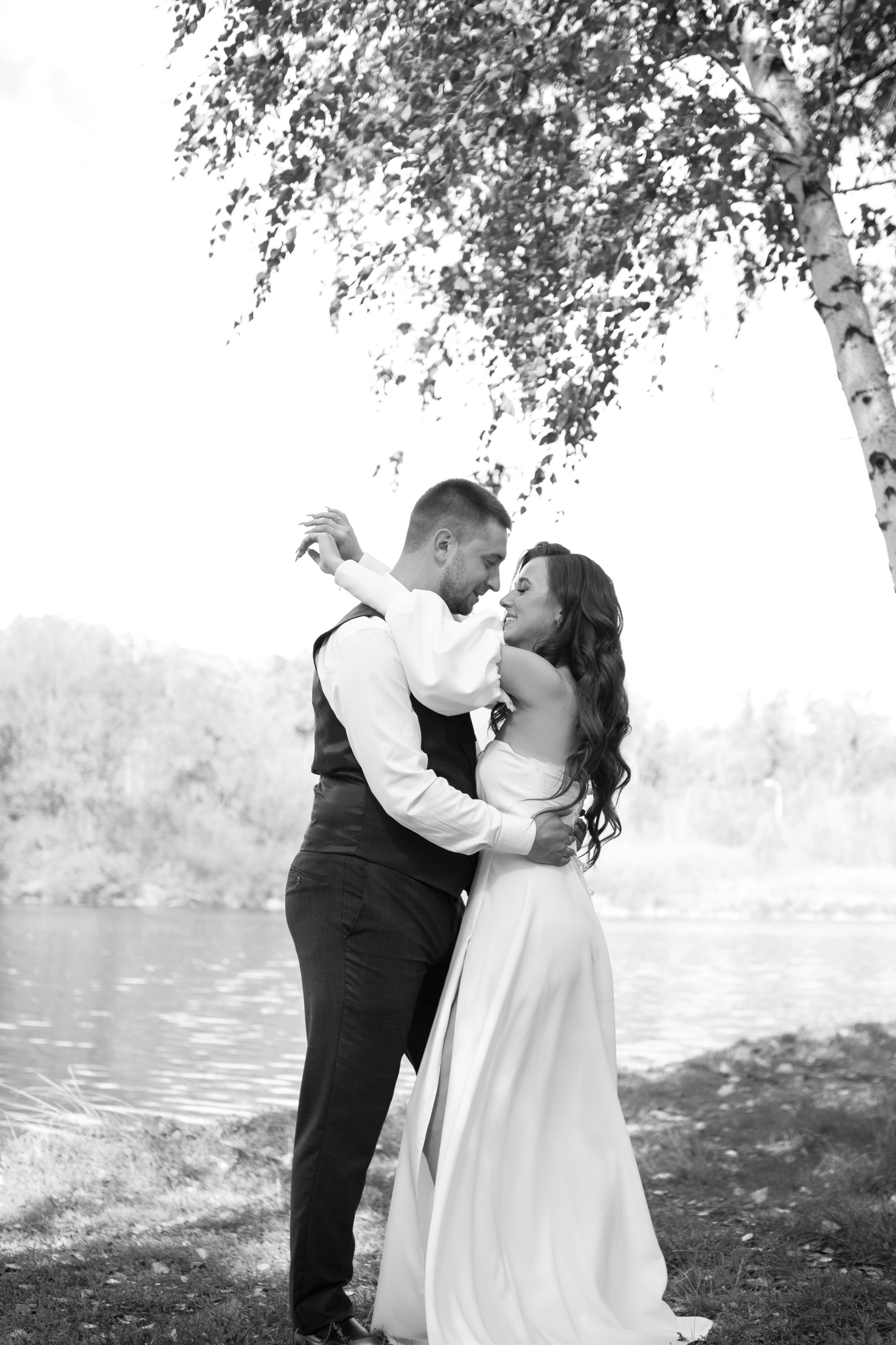 Свадебная фотосессия в парке. Юлия Басня семейный и свадебный фотограф в Донецке