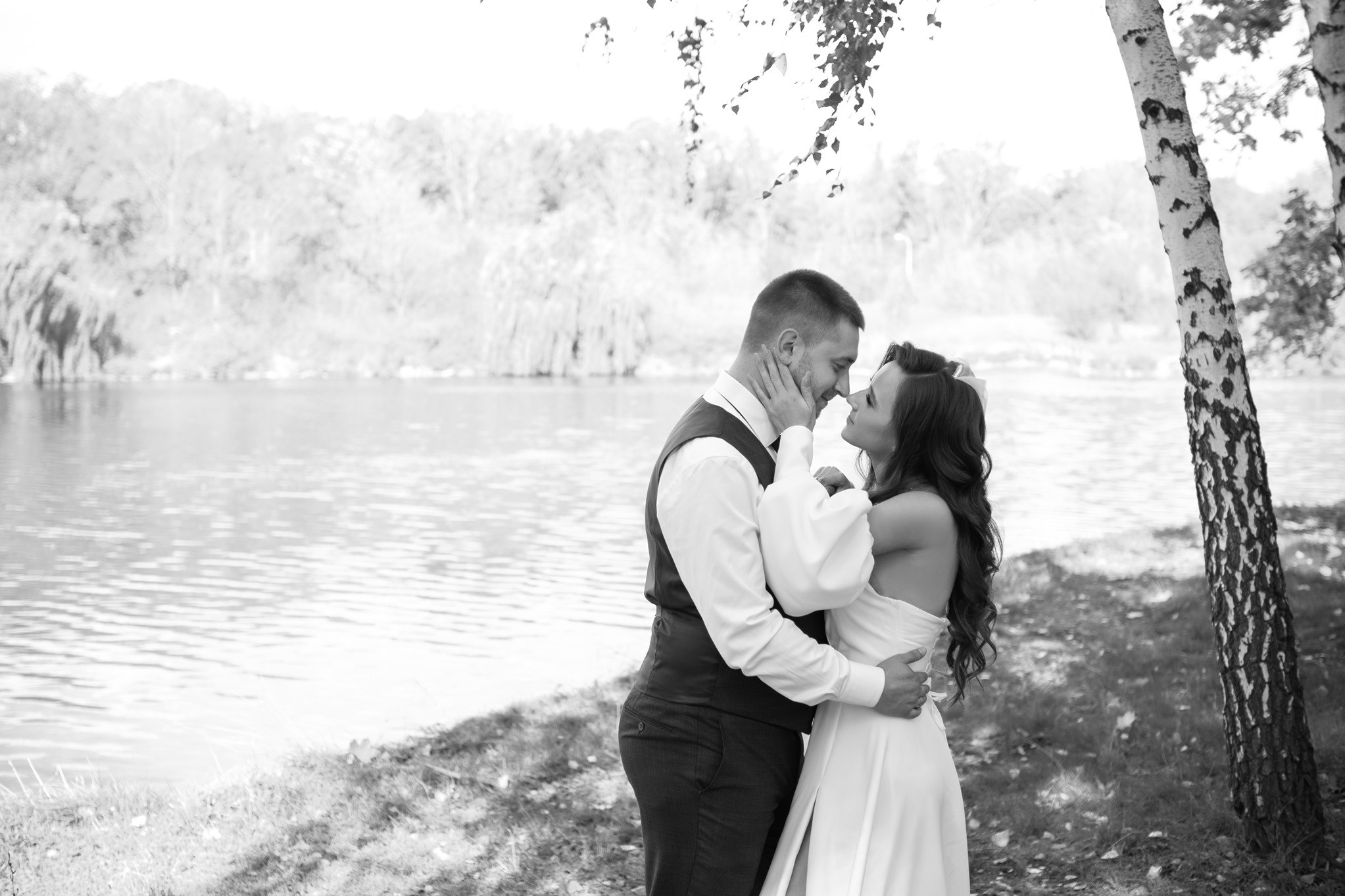 Свадебная фотосессия в парке. Юлия Басня семейный и свадебный фотограф в Донецке