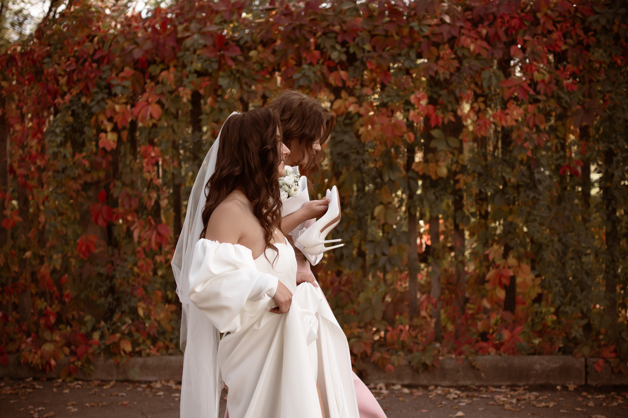 Свадебная фотосессия в парке. Юлия Басня семейный и свадебный фотограф в Донецке