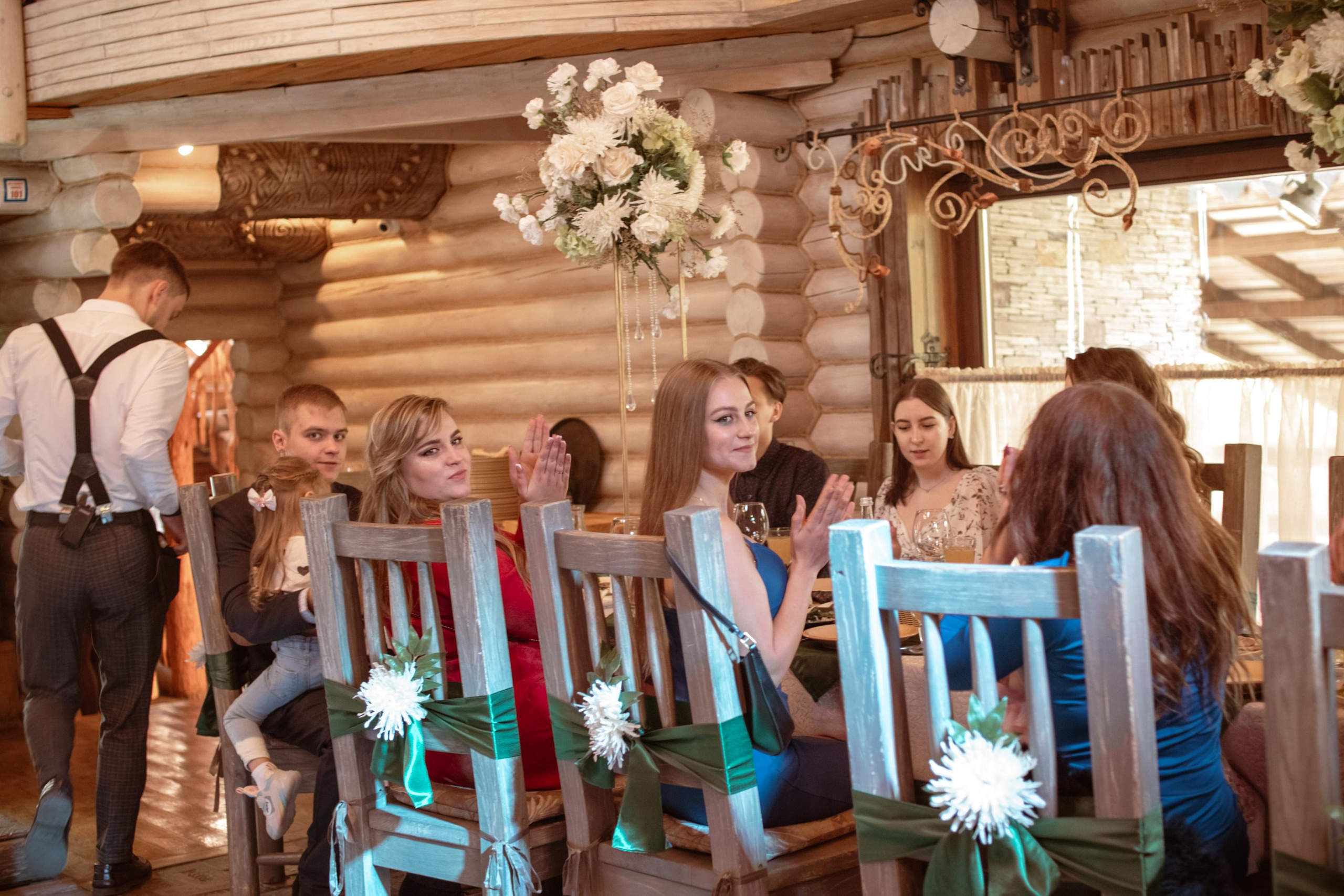 Свадебная фотосессия в парке. Юлия Басня семейный и свадебный фотограф в Донецке