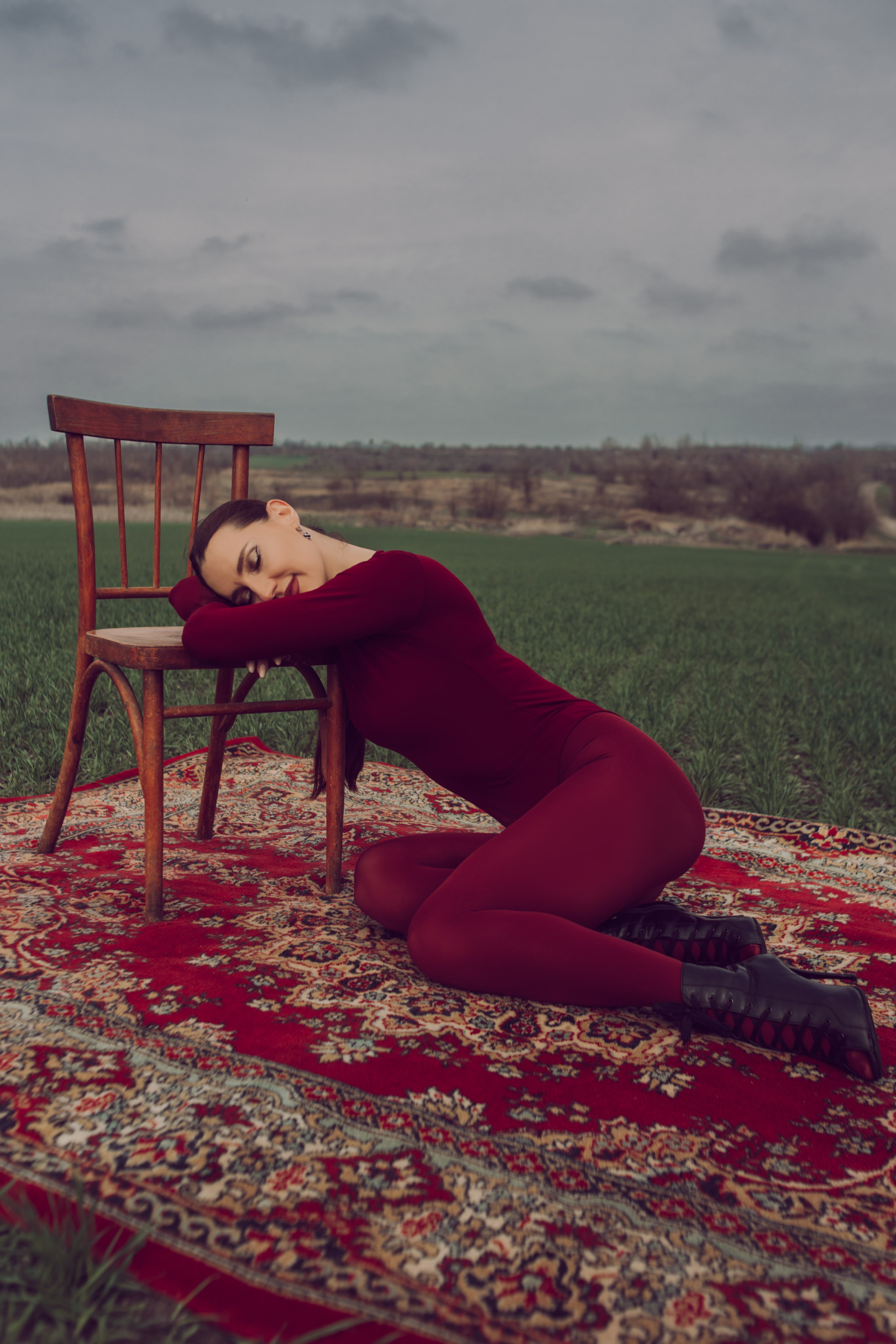 Фотосессия в поле с ковром. Свадебный и семейный фотограф в Краснодарском крае Мария Данилкина