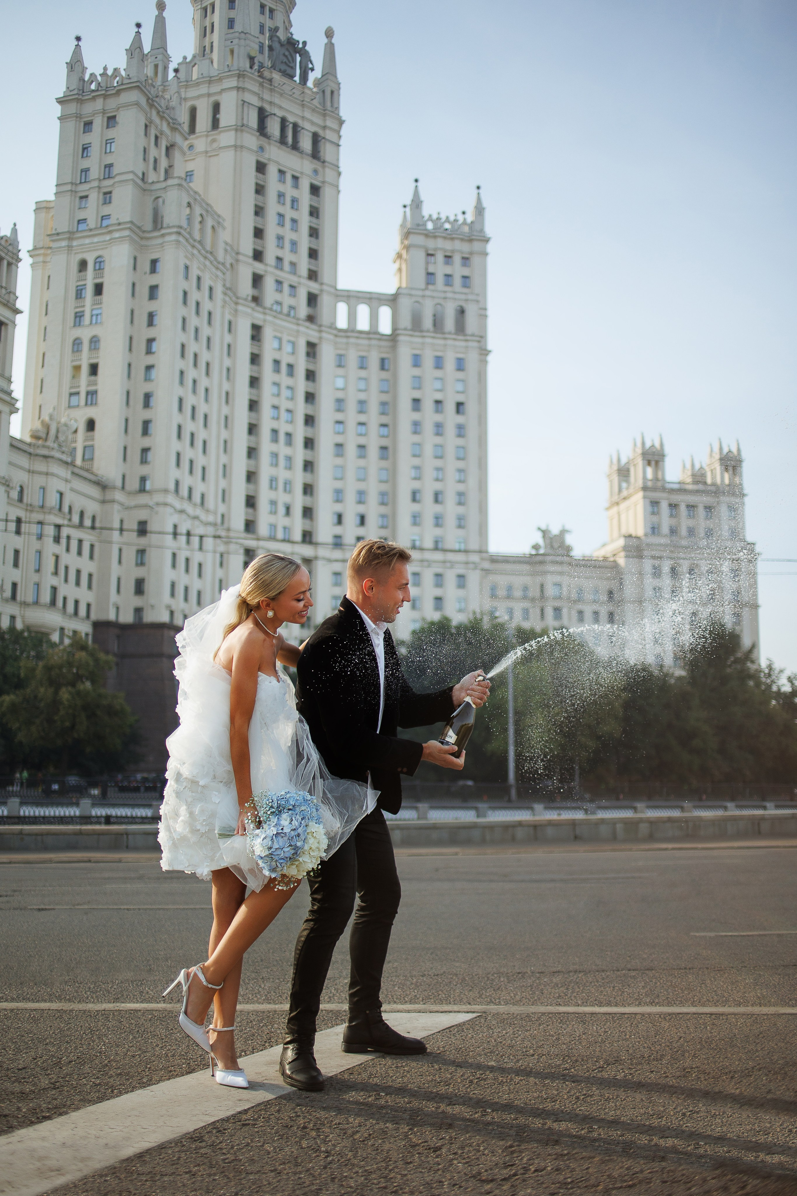 На мопеде Даша и Леша. Марковкина КрисТина