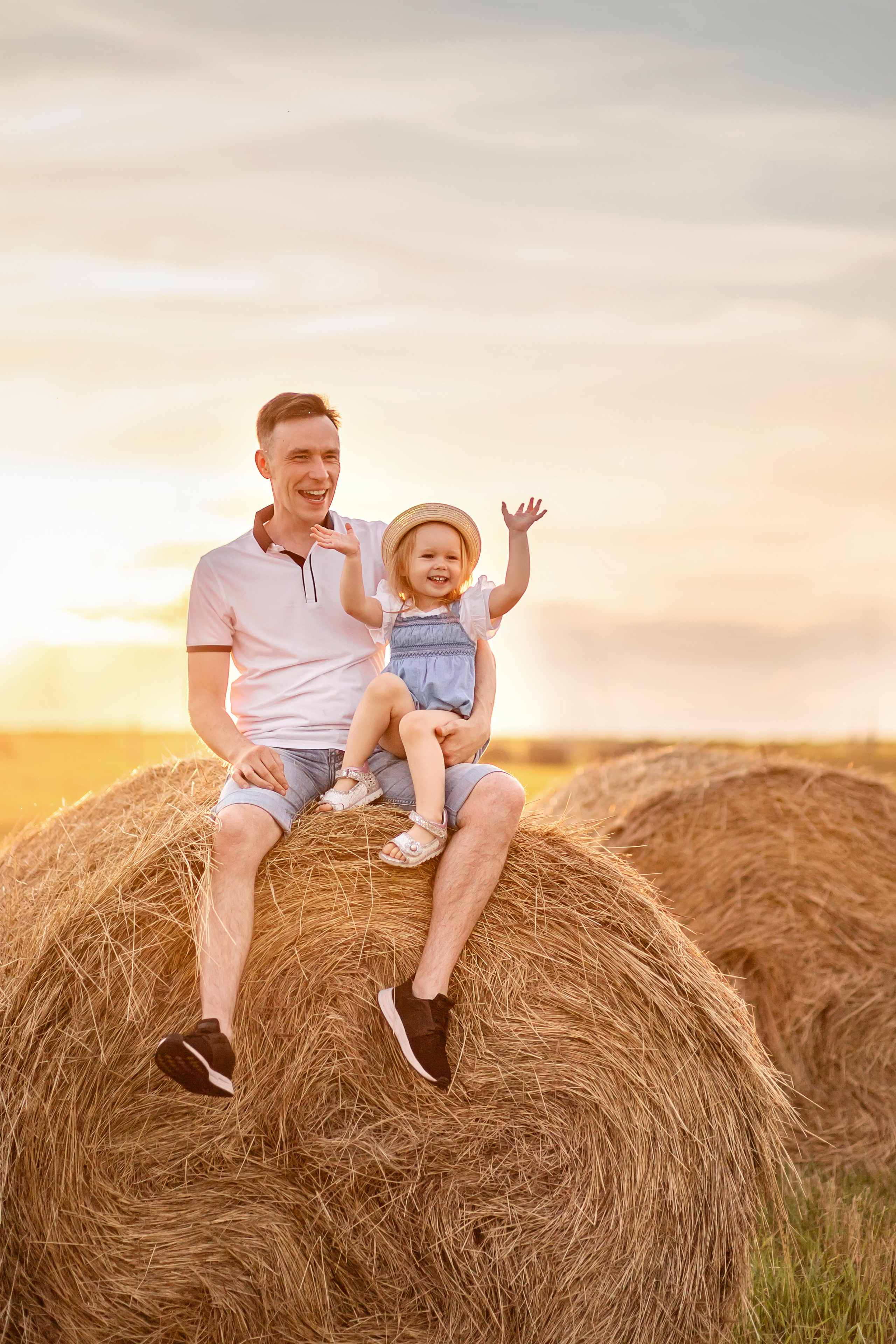 Закат в стогах и волшебный Иван-чай. Детский и семейный фотограф в Красноярске Юлия Бирюкова