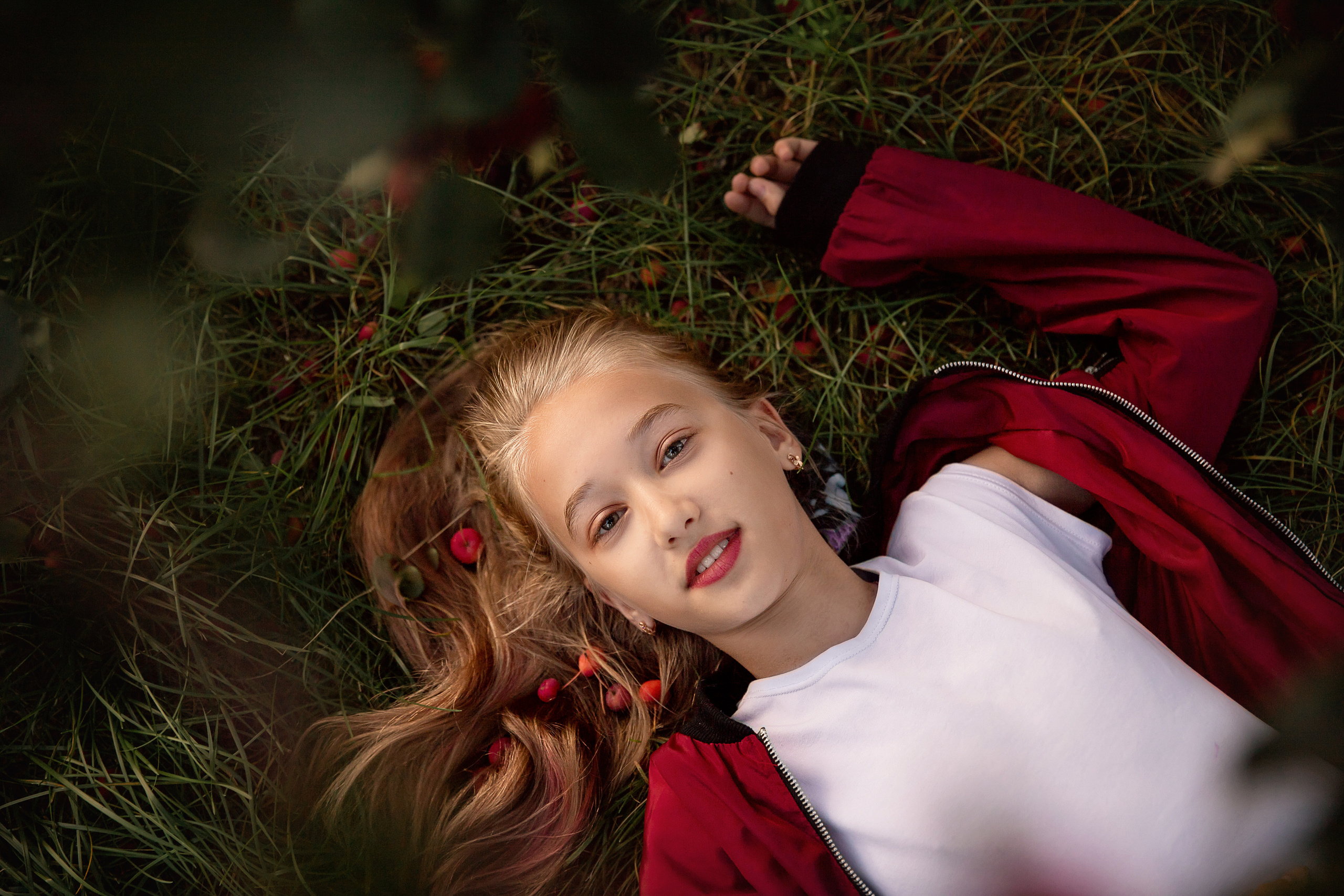 Семейная фотосессия у ранетки. Детский и семейный фотограф в Красноярске Юлия Бирюкова