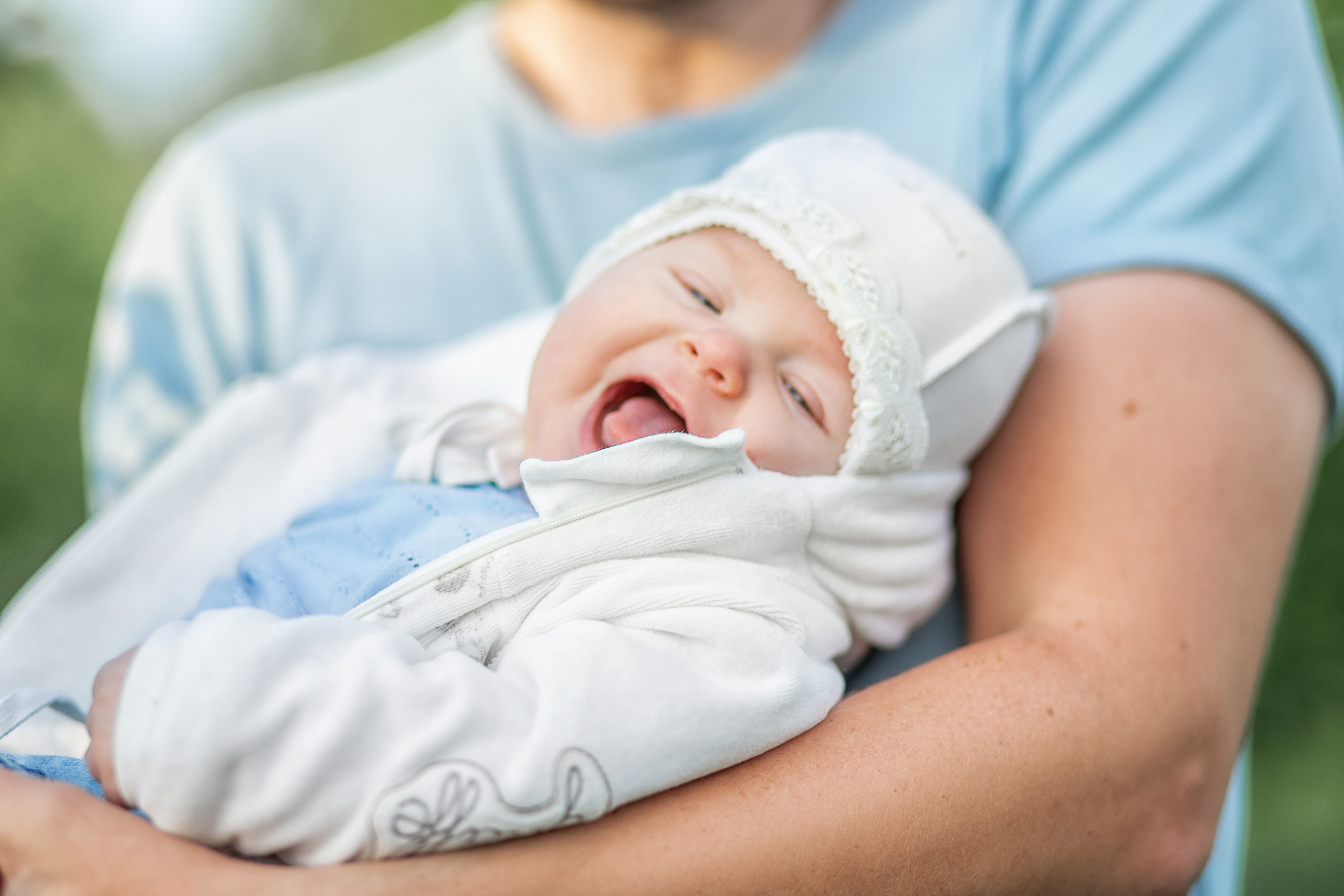 Летний пикник под яблонями. Детский и семейный фотограф в Красноярске Юлия Бирюкова