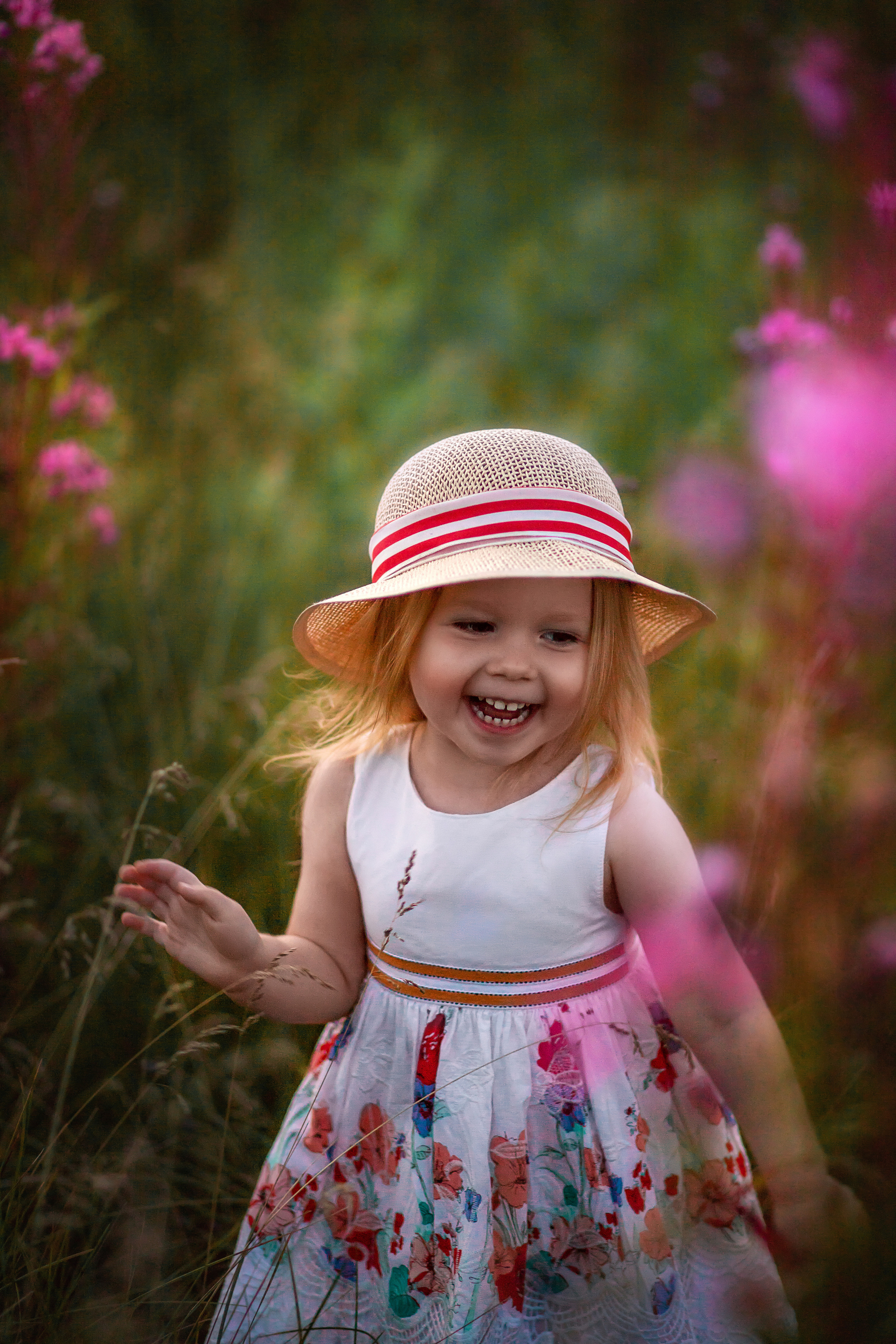 Закат в стогах и волшебный Иван-чай. Детский и семейный фотограф в Красноярске Юлия Бирюкова