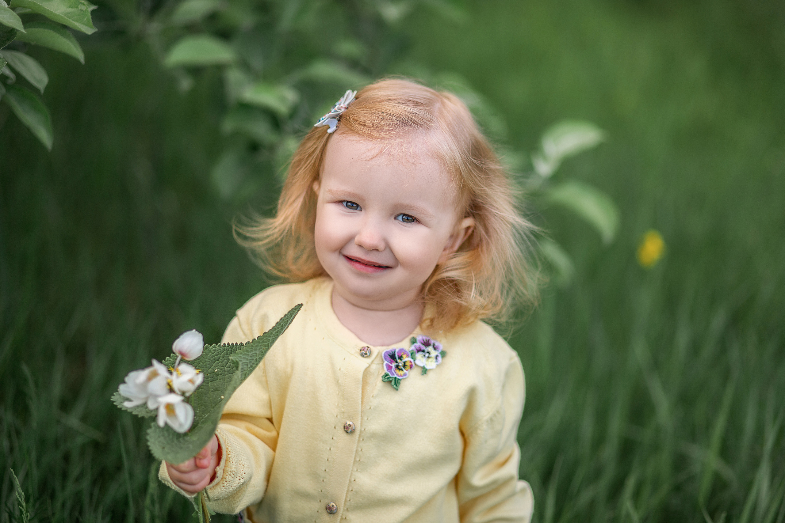 Летний пикник под яблонями. Детский и семейный фотограф в Красноярске Юлия Бирюкова