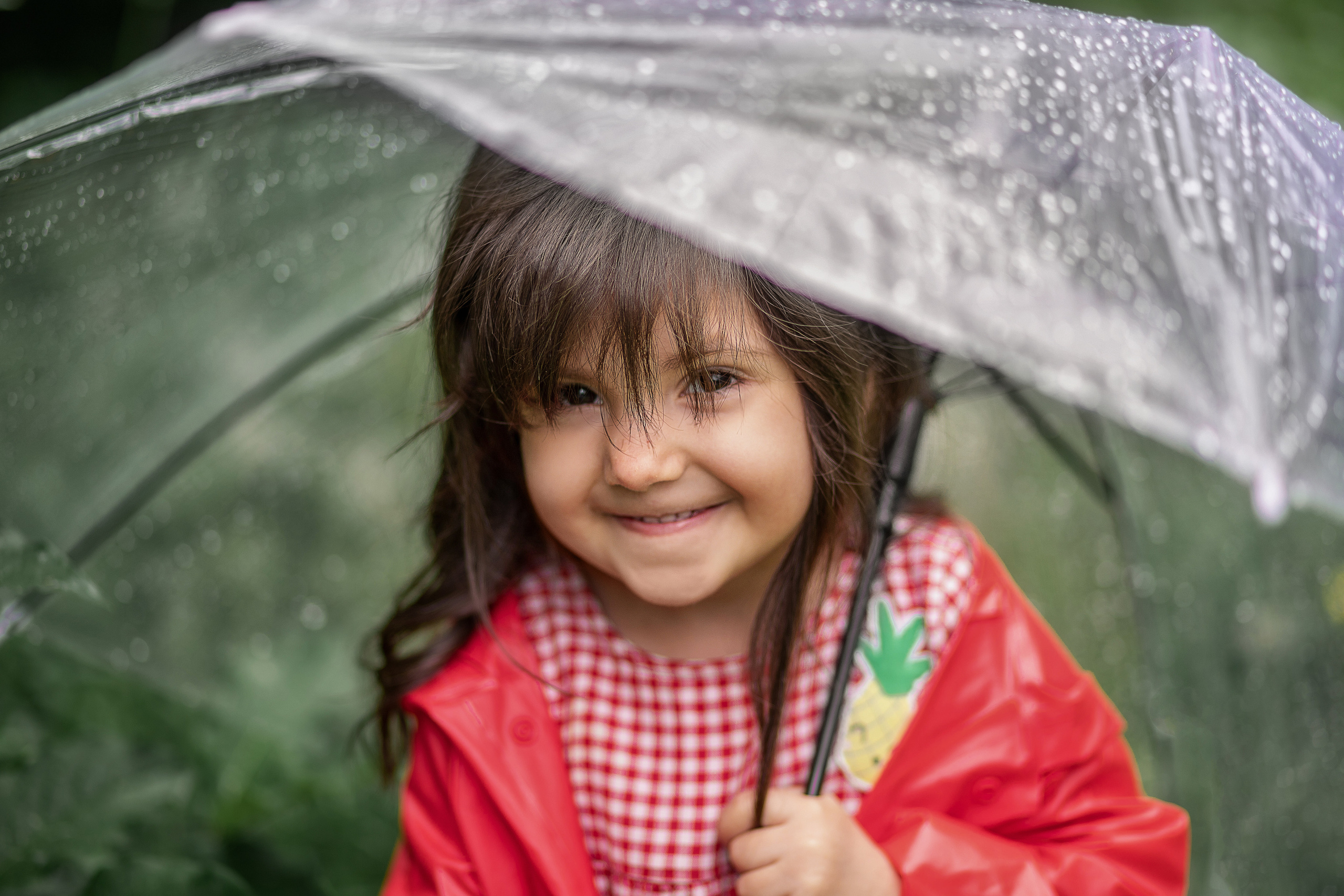 Летний дождик и сирень. Детский и семейный фотограф в Красноярске Юлия Бирюкова