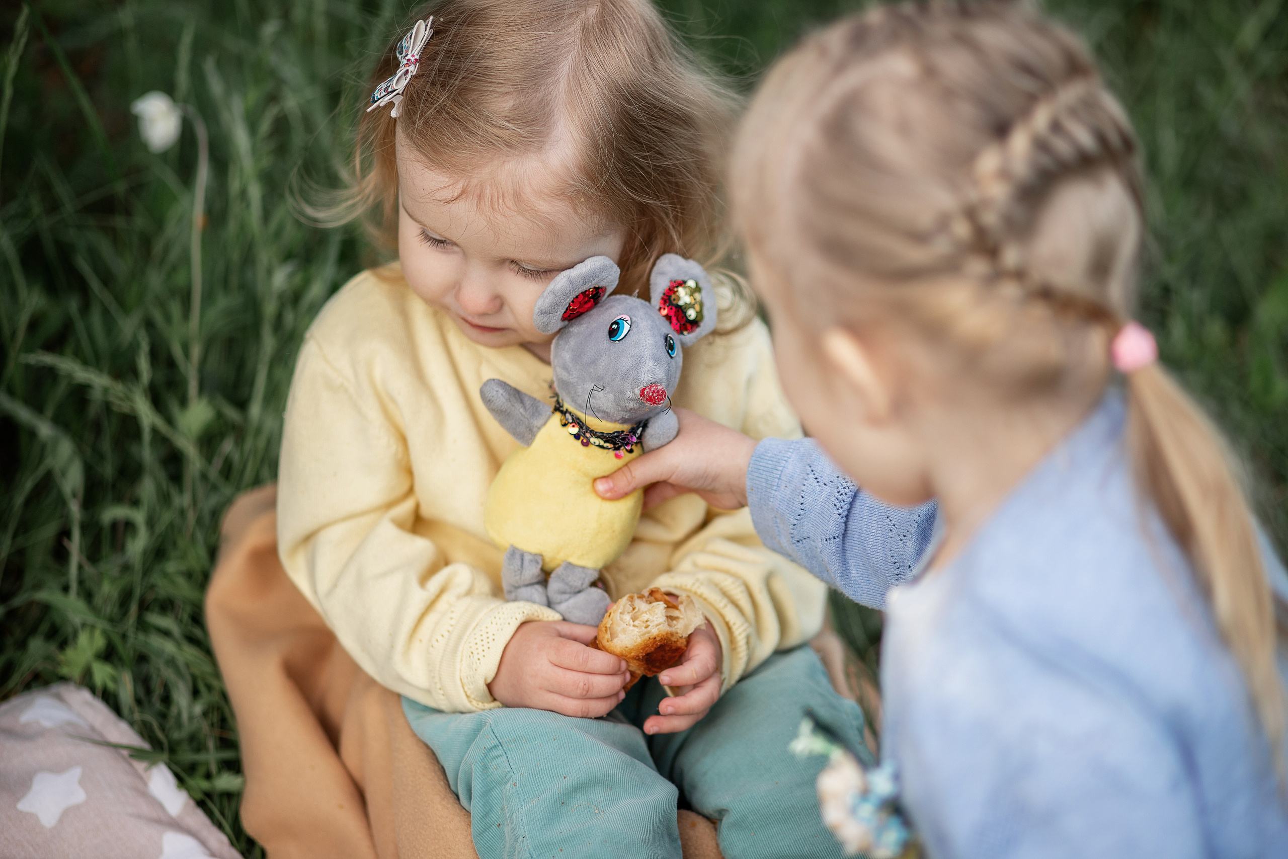 Летний пикник под яблонями. Детский и семейный фотограф в Красноярске Юлия Бирюкова