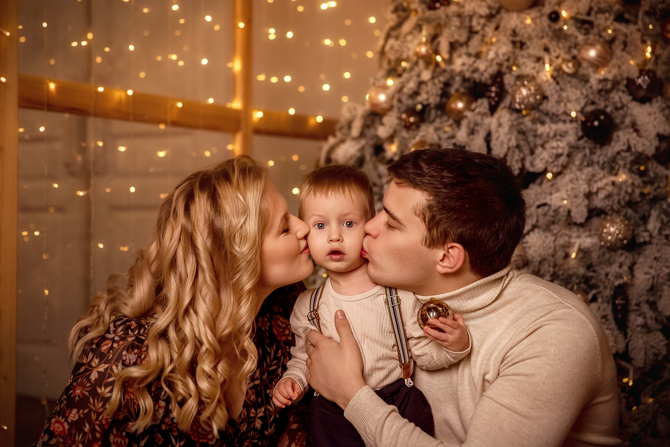 Золотые огоньки. Новогодняя фотосессия. Детский и семейный фотограф в Красноярске Юлия Бирюкова