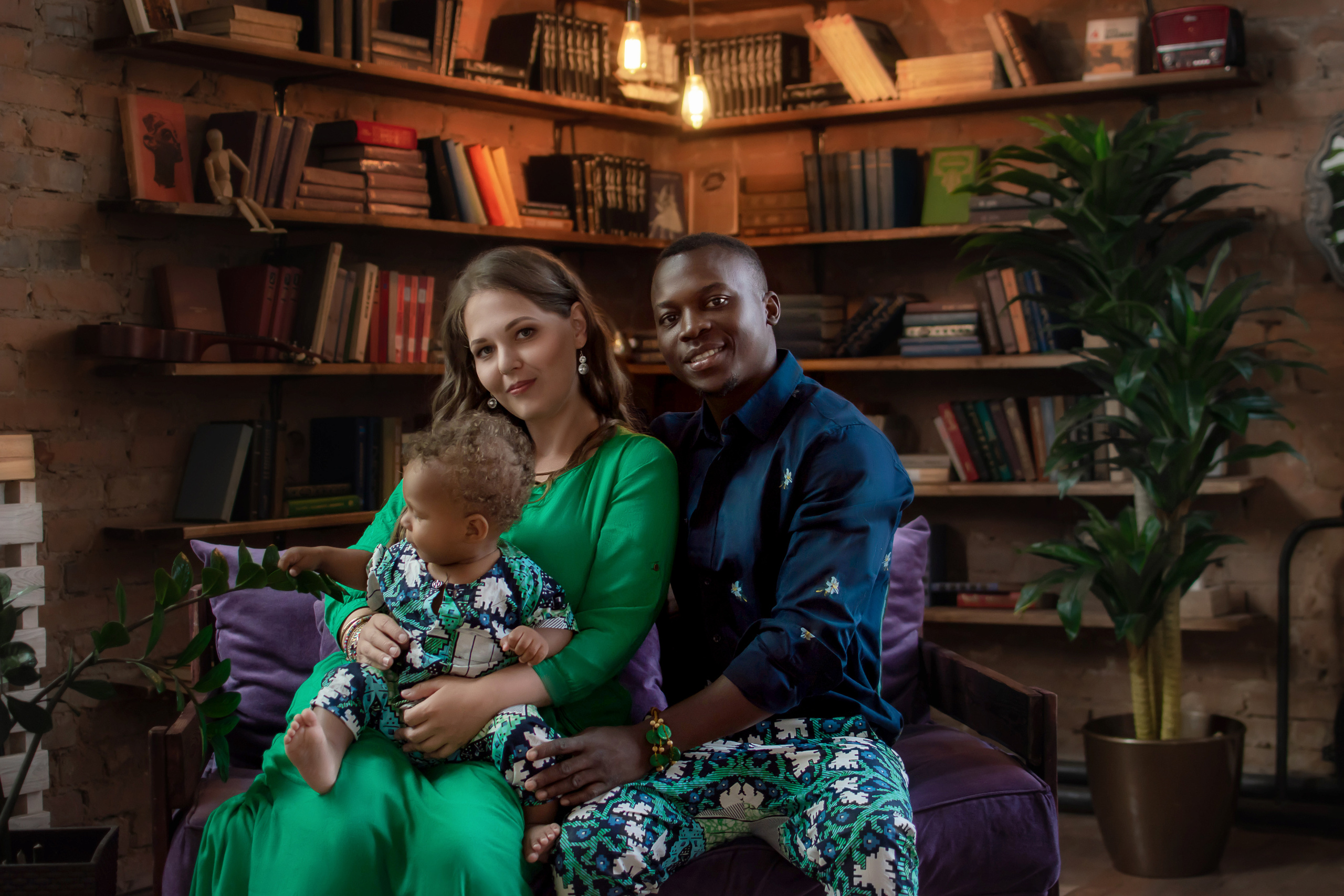 Малыш Дэнни с мамой и папой. Детский и семейный фотограф в Красноярске Юлия Бирюкова