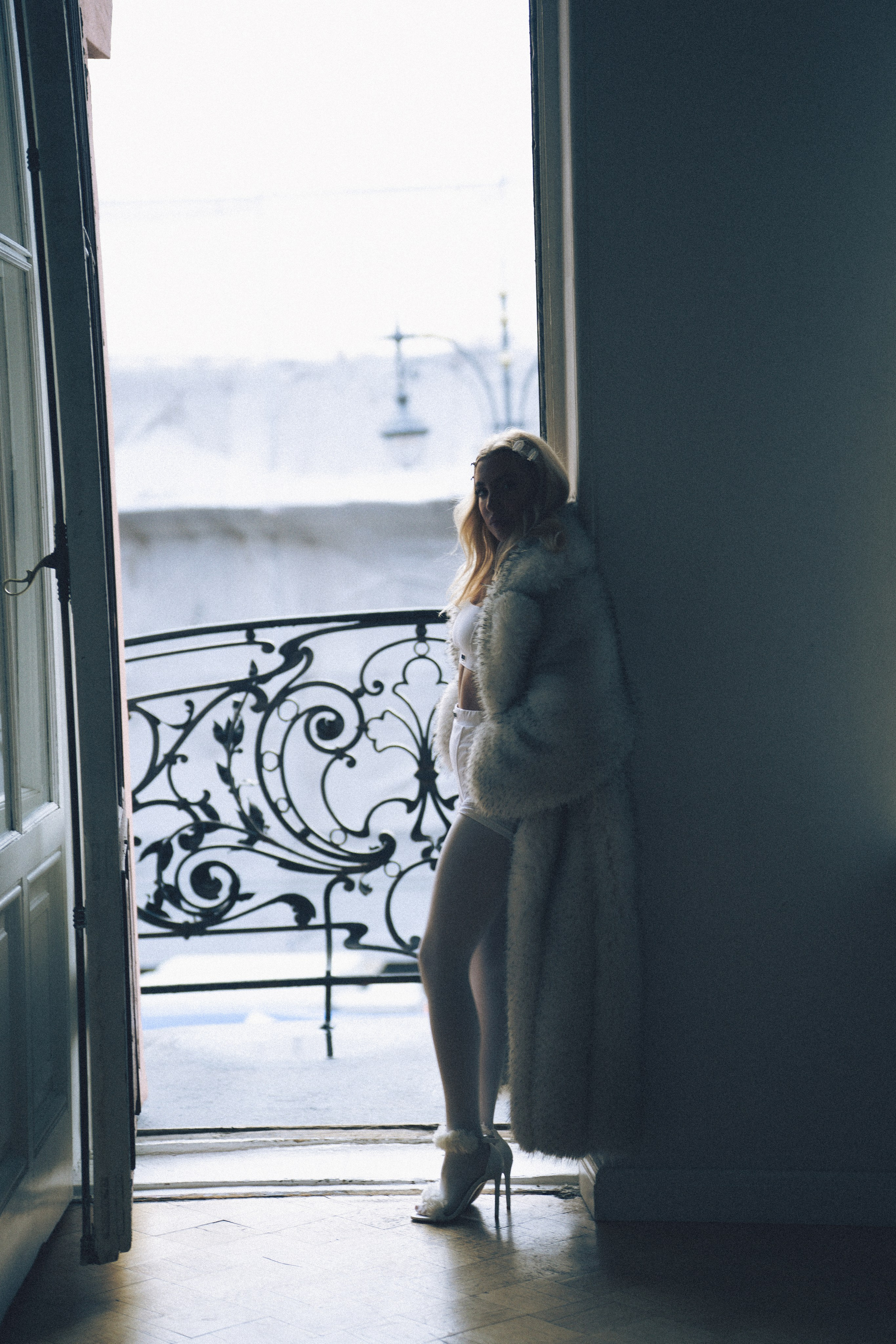 МИНИМАЛИЗМ В СТУДИИ НА ЧЕРНЫШЕВСКОЙ В СТУДИИ С БАЛКОНОМ. Профессиональный фотограф, Санкт-Петербург — Виктория Богомолова