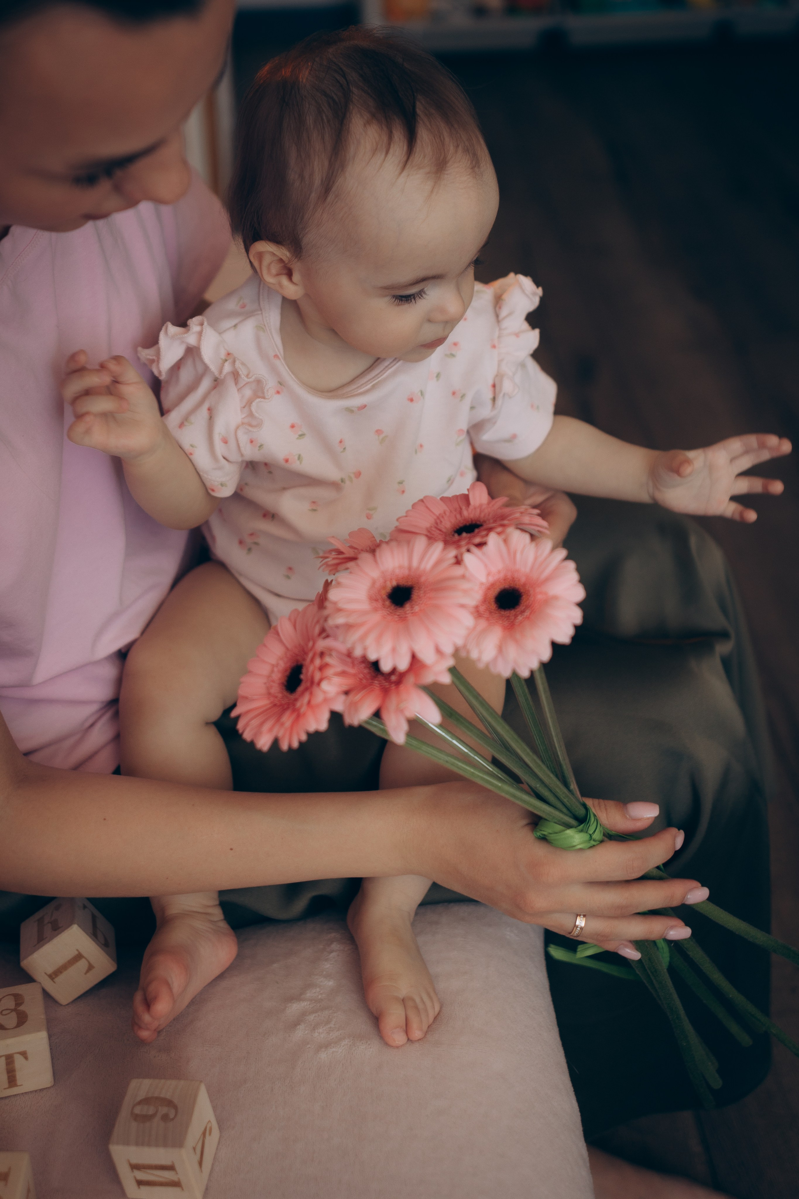 Мамины объятия (Про Ксению и Оливию). Семейный фотограф в Москве и Московской области Булычева Екатерина