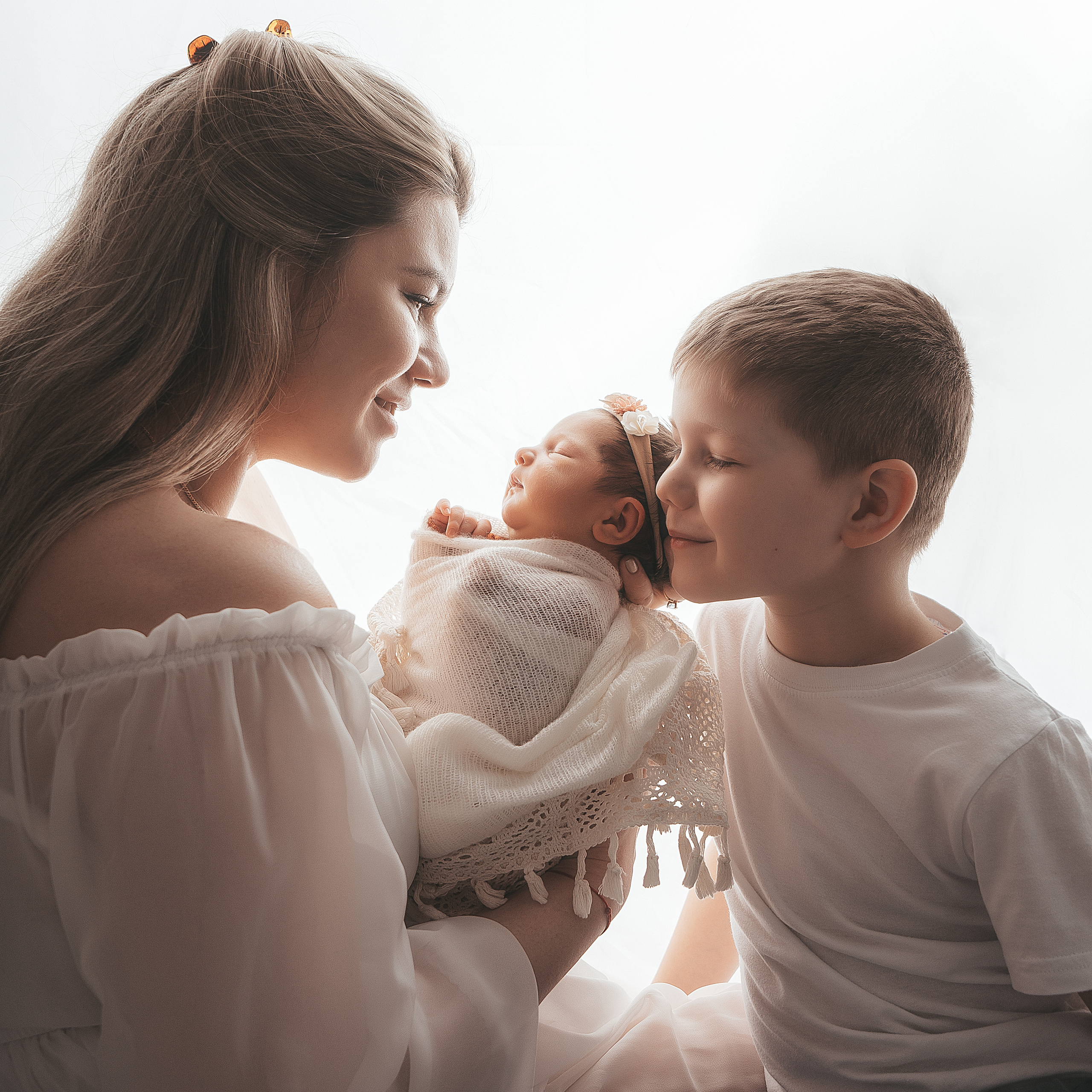 Фотосъемка новорожденных Фотосъемка ньюборн Семейная фотосъемка Домашняя фотосъемка Семейная фотосесия