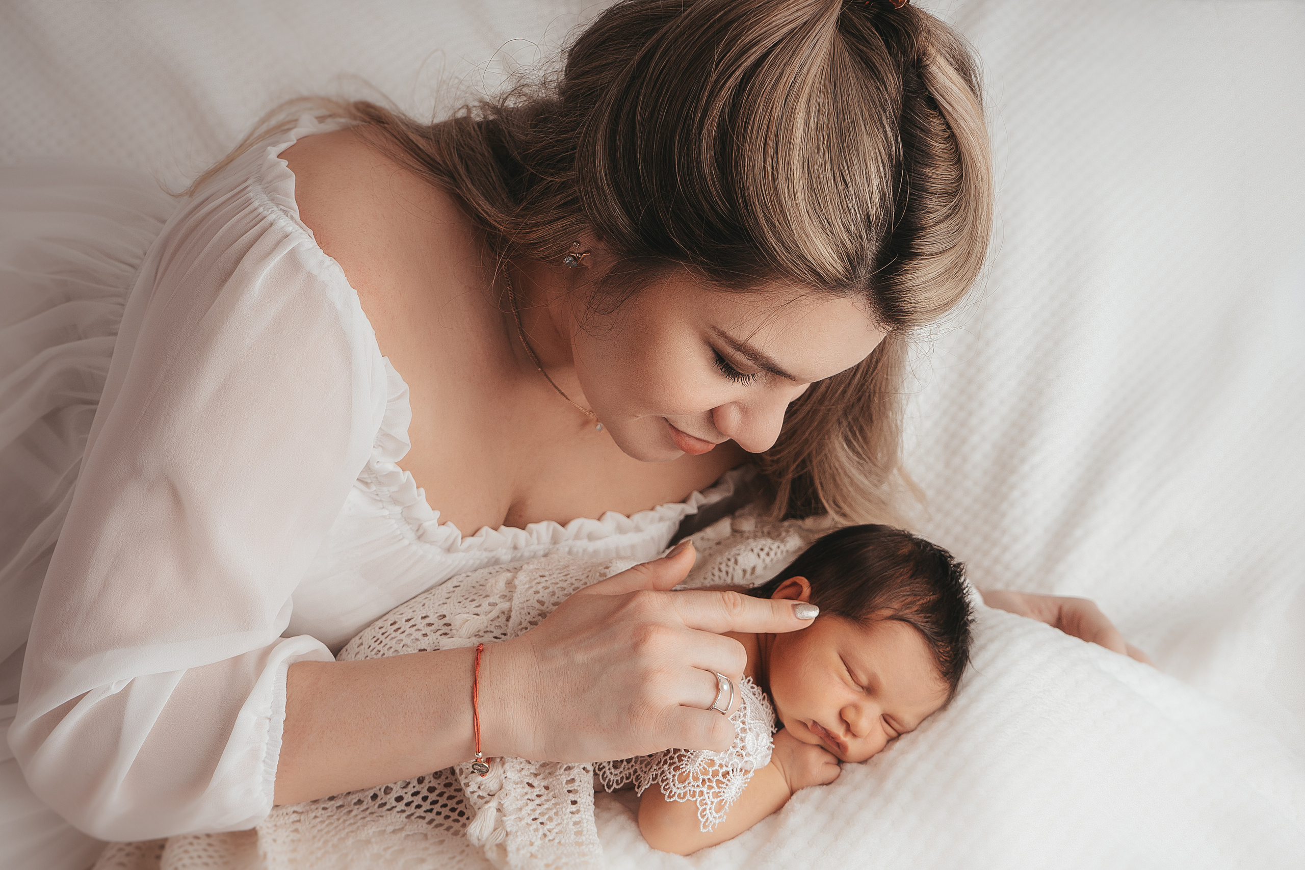 Фотосъемка новорожденных Фотосъемка ньюборн Семейная фотосъемка Домашняя фотосъемка Семейная фотосесия