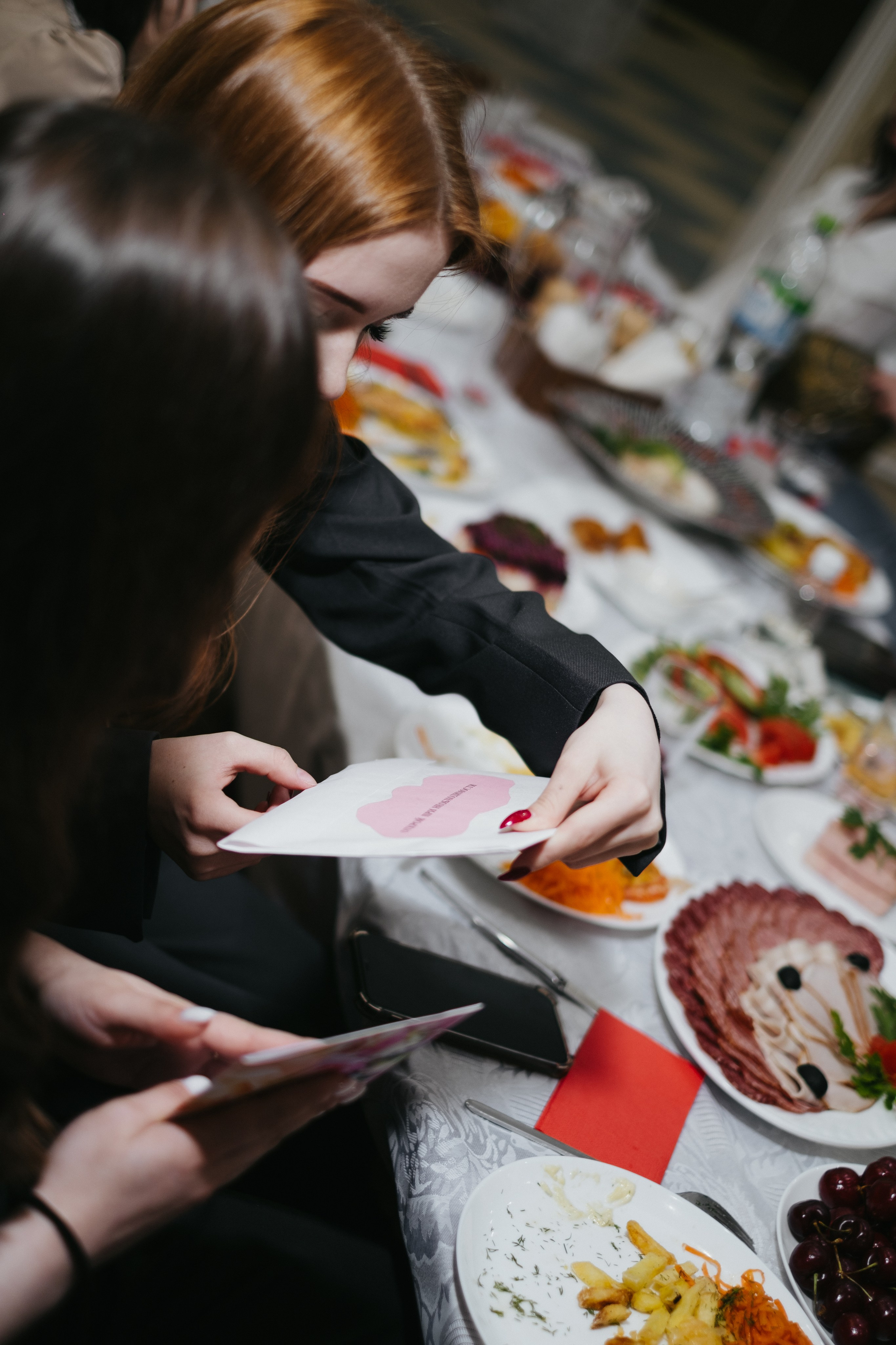 Выпускной 11 класс школы № 30. Свадебный и репортажной фотограф Денис Ожигин в Краснодаре и Краснодарском крае