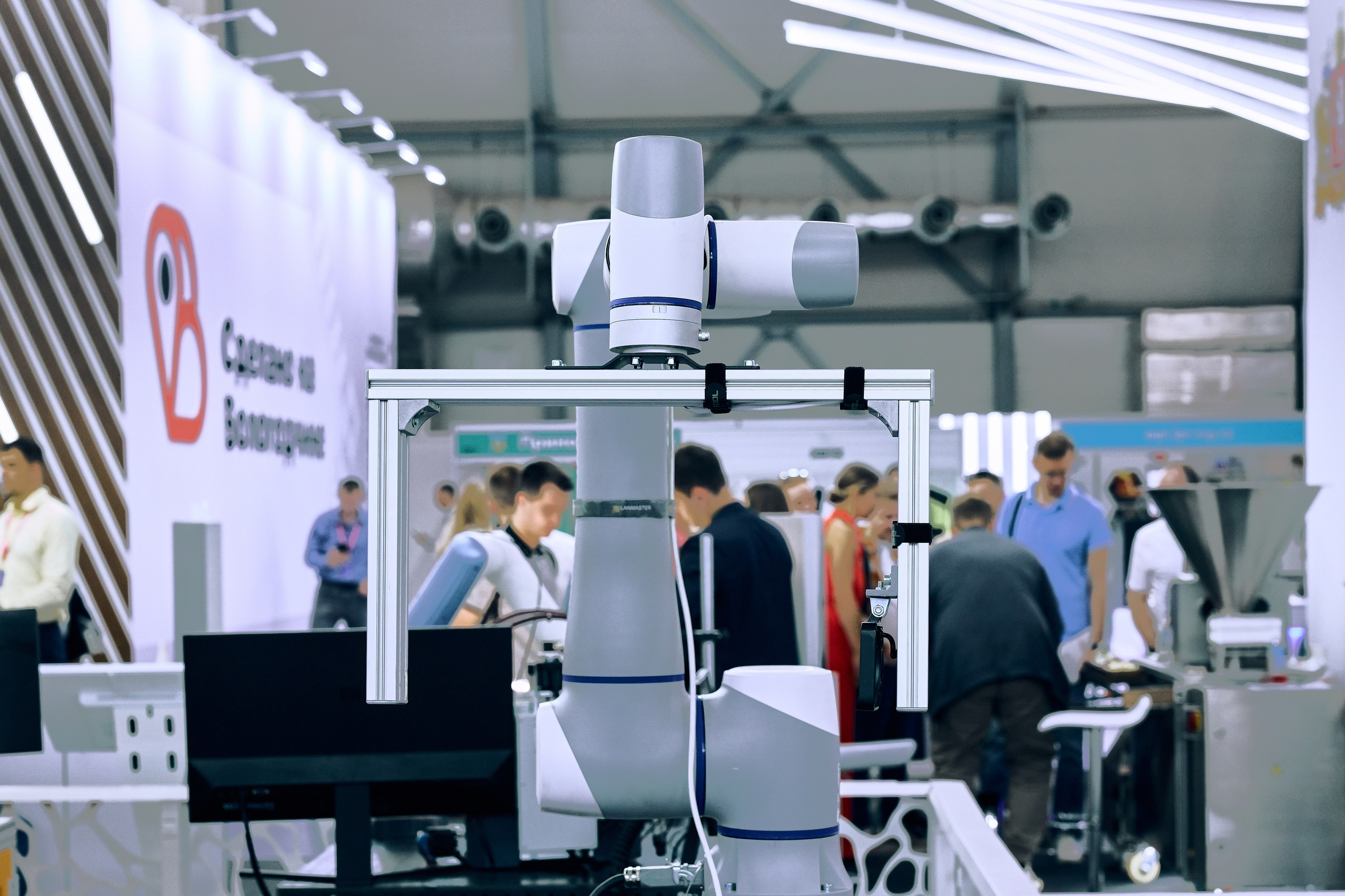 Иннопром-2025. Предметный и репортажный фотограф Алексей Кротов