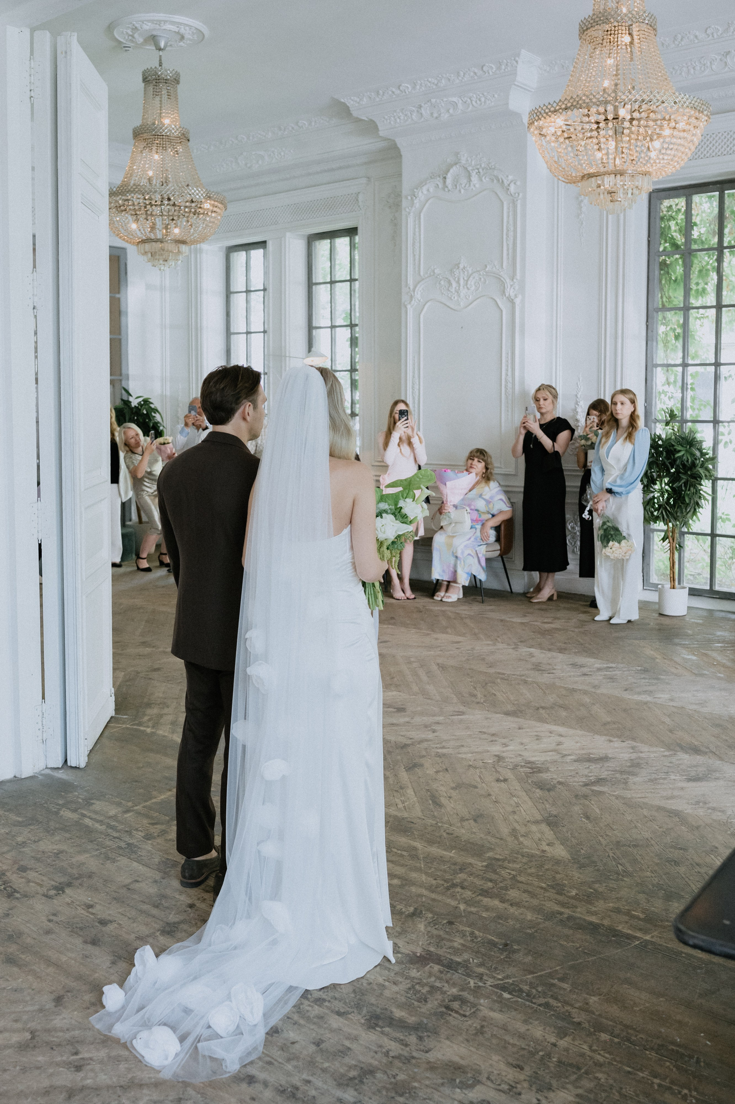 Регистрация брака и фотосессия в Особняке Royal. Свадебный фотограф Москва — Сергей и Татьяна