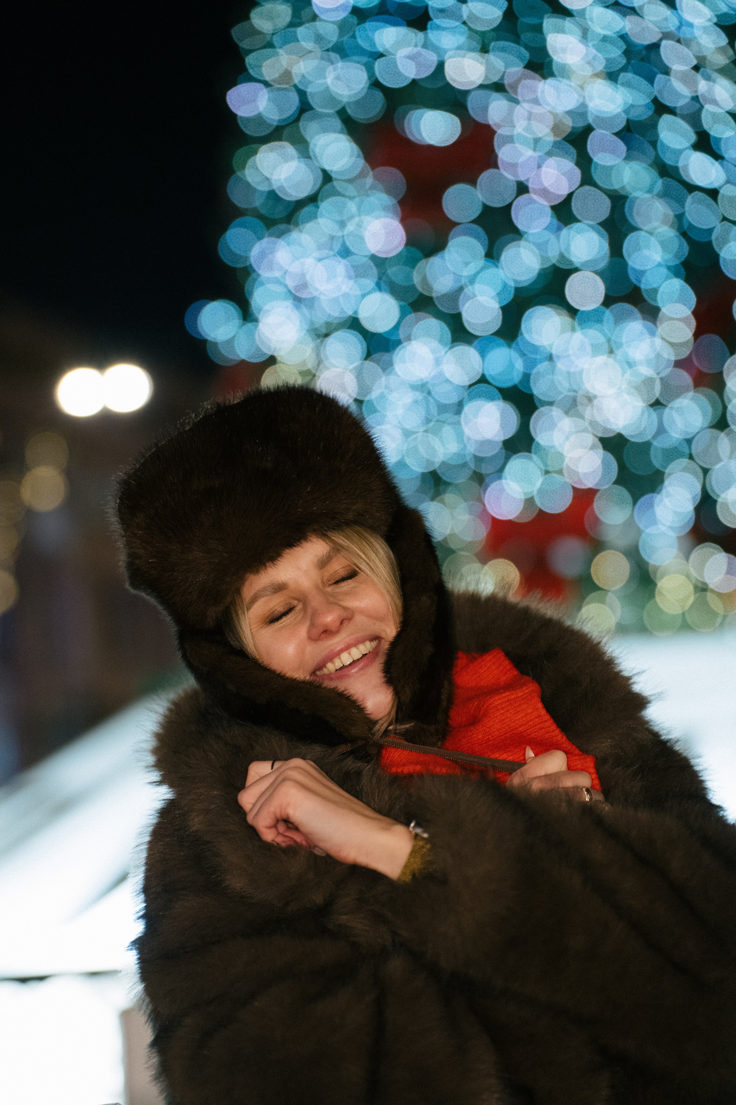 ПРОГУЛКА НА МАНЕЖНОЙ ПЛОЩАДИ ДЛЯ ДЕВУШКИ ПЕРЕД НОВЫМ ГОДОМ (НОВОГОДНЯЯ ФОТОСЕССИИЯ НА МАНЕЖНОЙ ПЛОЩАДИ). Профессиональный фотограф, Санкт-Петербург — Виктория Богомолова