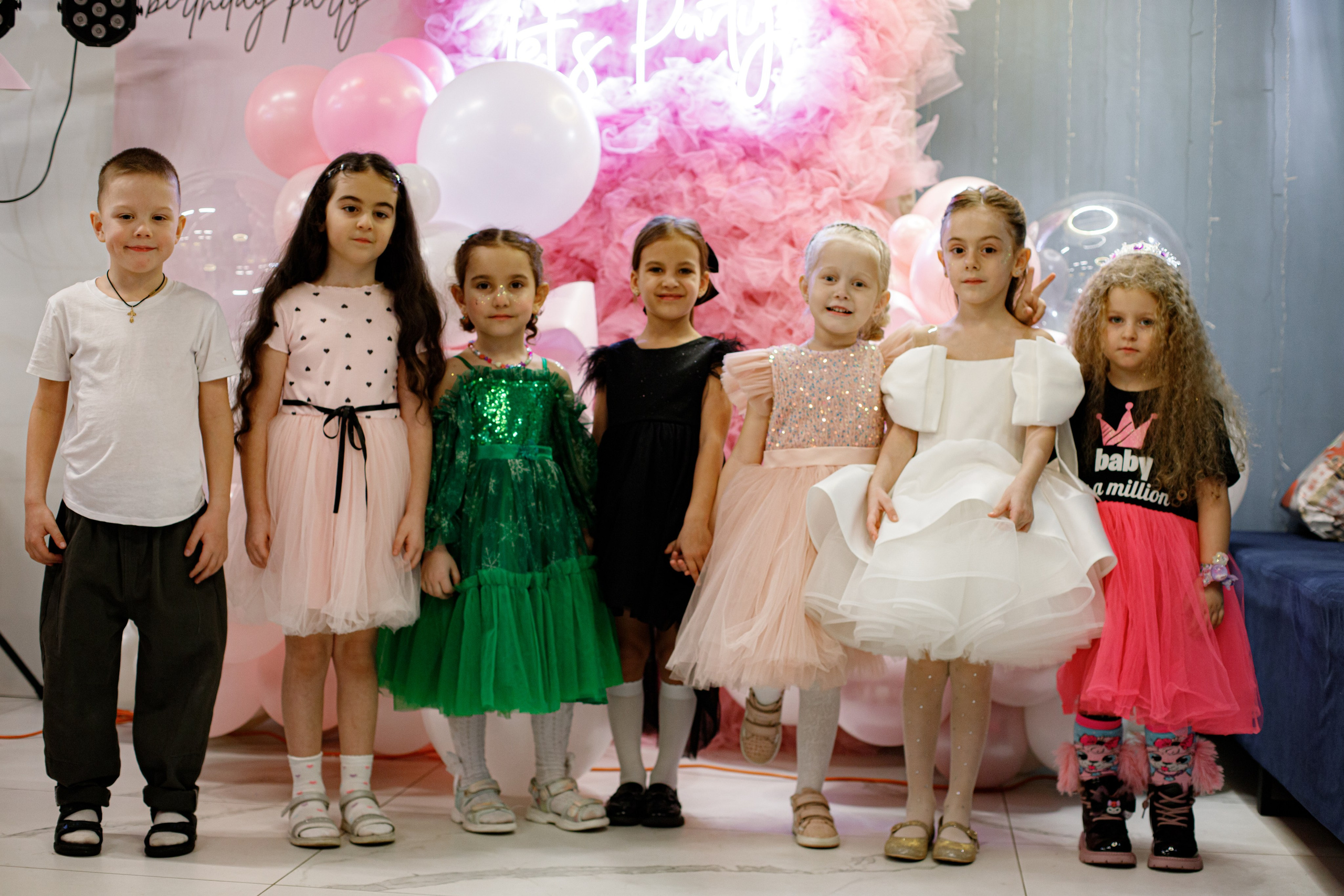 ASIA'S BIRTHDAY PARTY. Photokarish