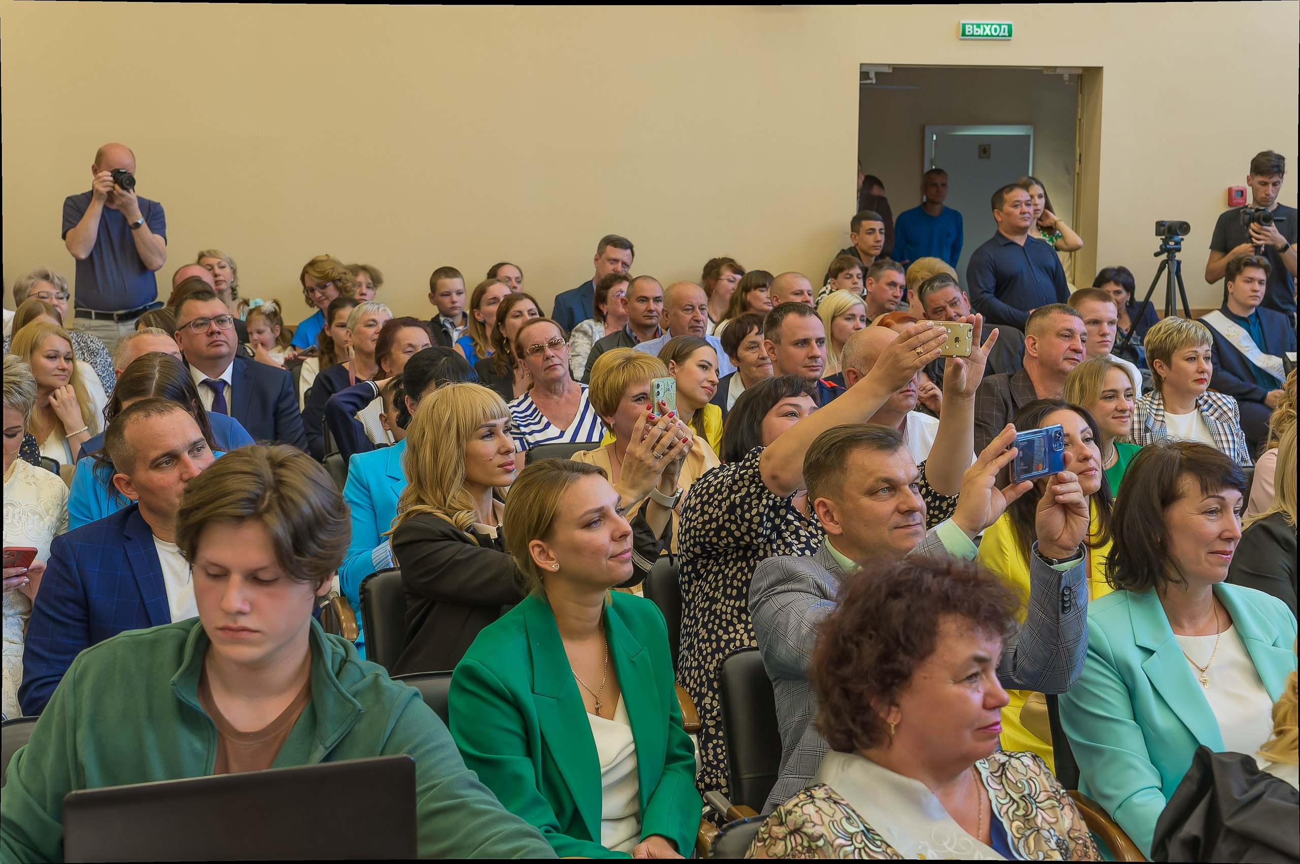 Выпускной МБОУ «СОШ № 34». Фотограф в Кемерово Владислав Шульц