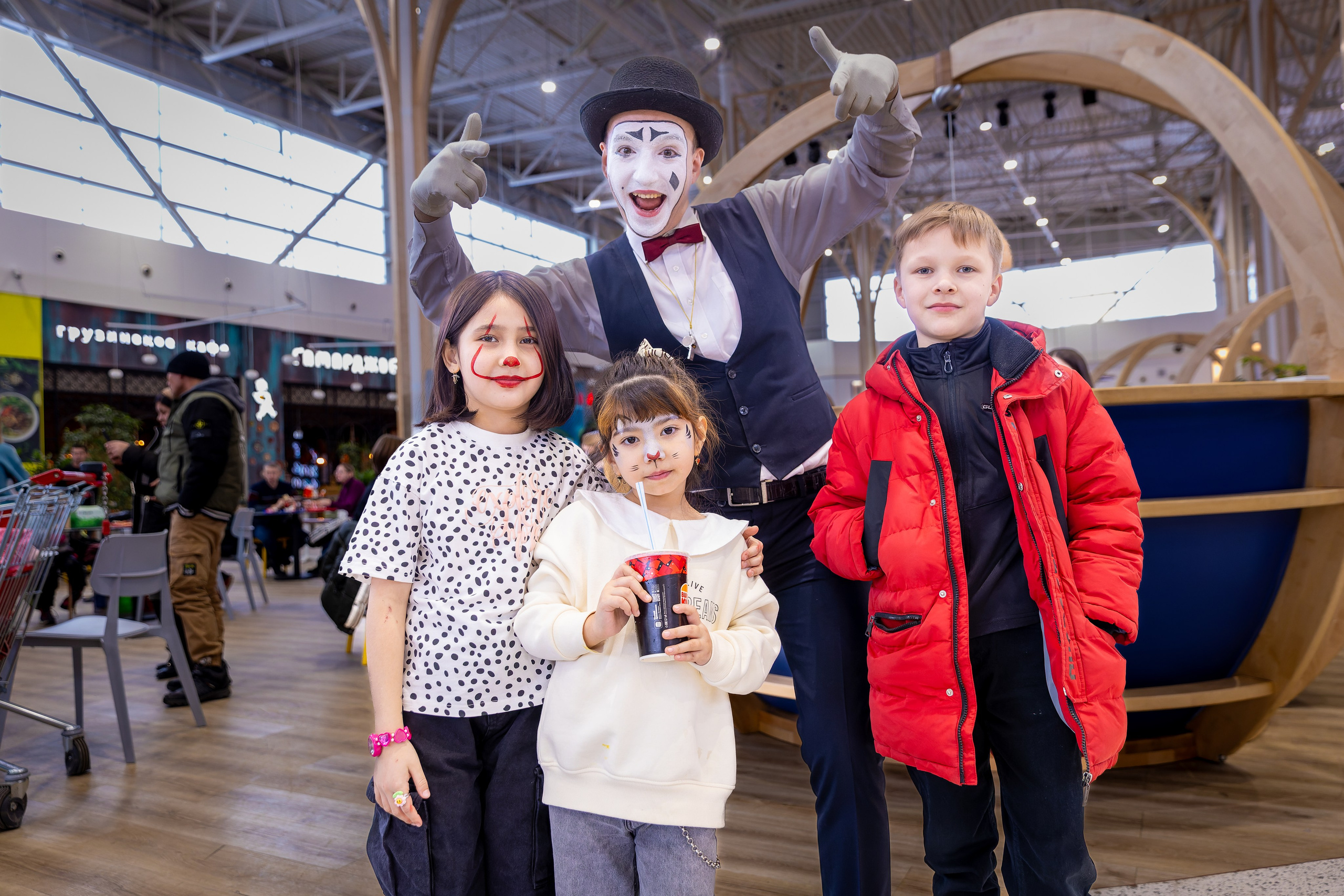 Фото отчет с мероприятия ТЦ Мега 12 лет. Фотограф в Самаре Максим Тырин