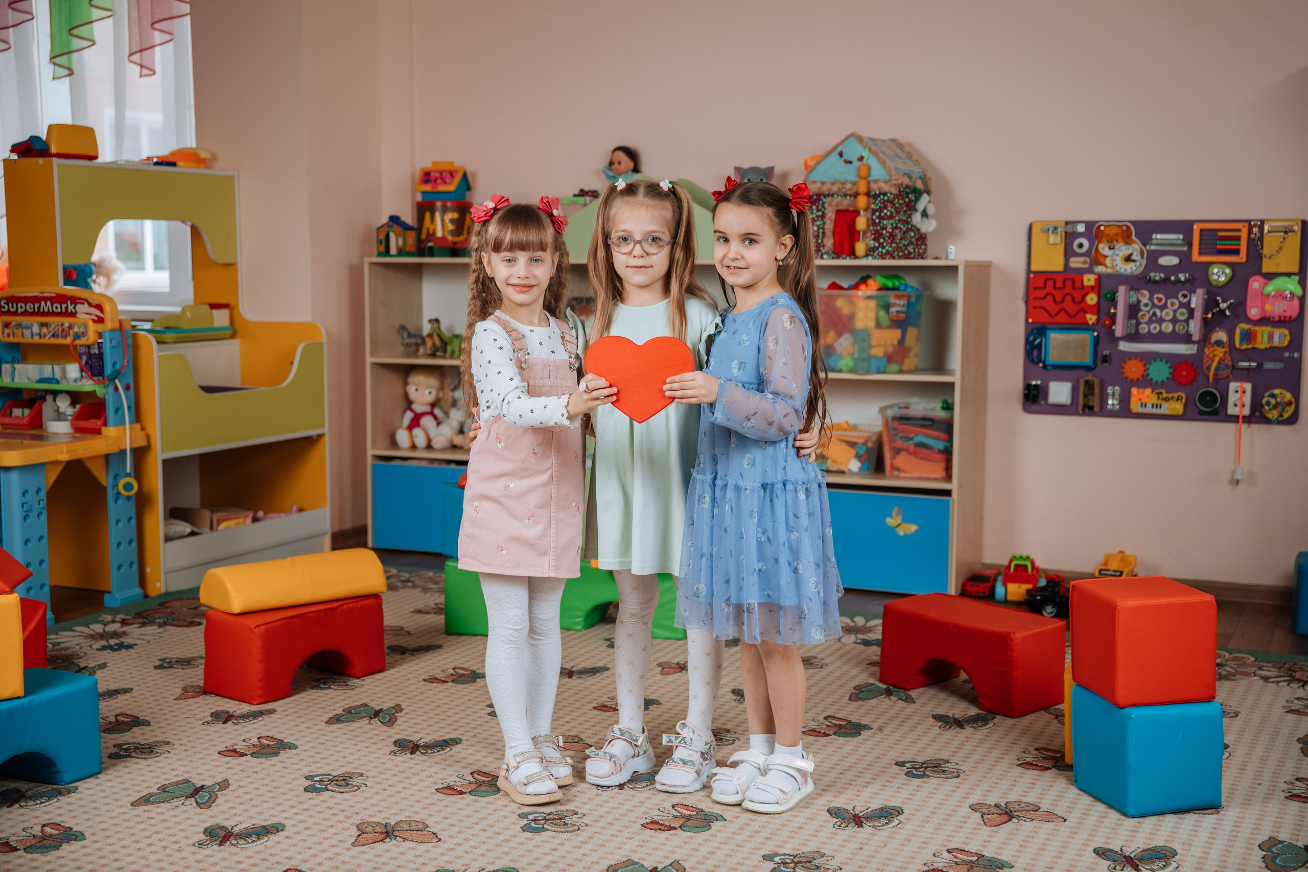 Детские сады. Выпускные школьные фото­альбомы для школ и детских садов в Волгограде и Волжском