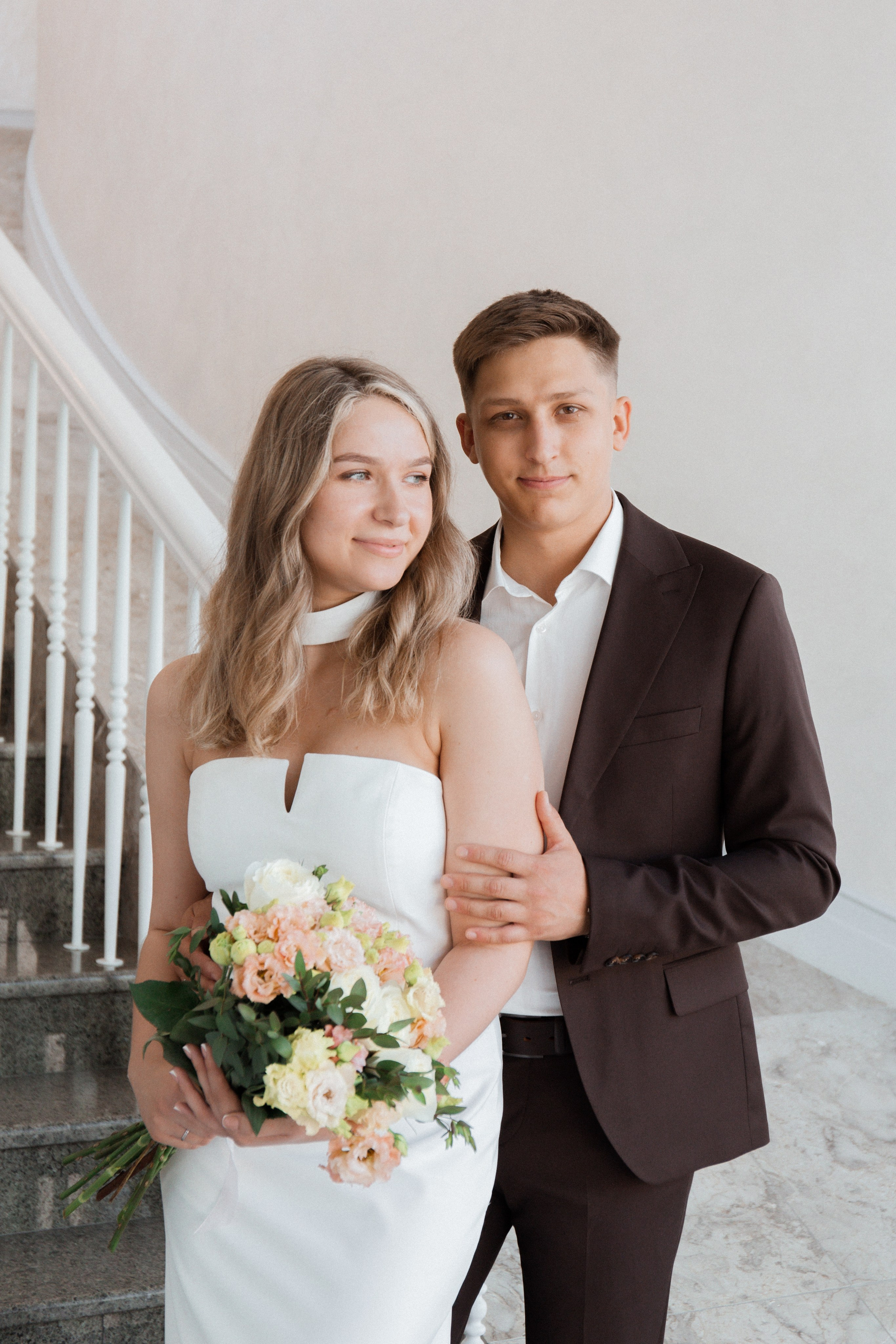 Гайд-путеводитель по Центральному ЗАГСу. Свадебный и портретный фотограф в Новосибирске Любовь Исакова