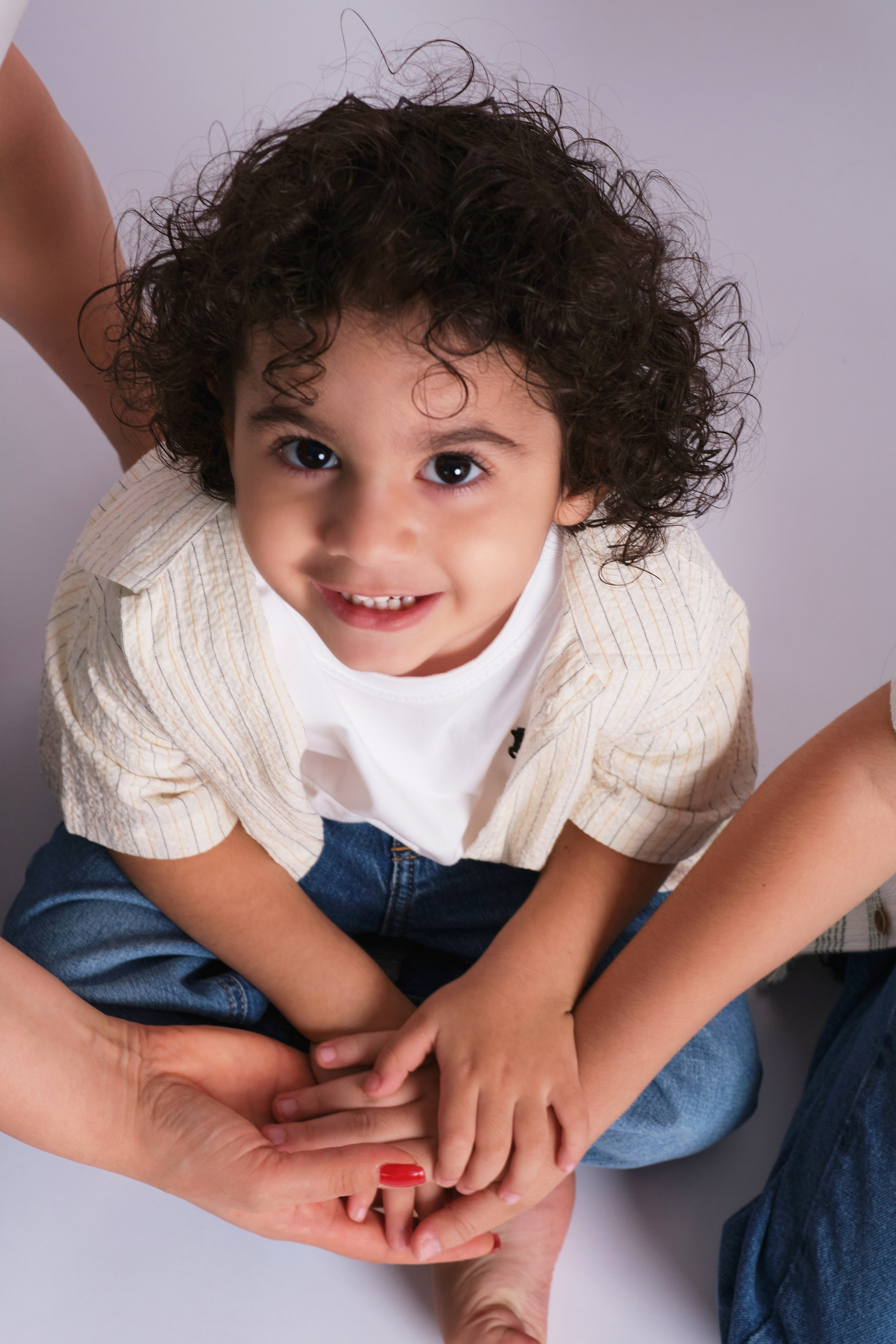 Лилит с прекрасными парнями