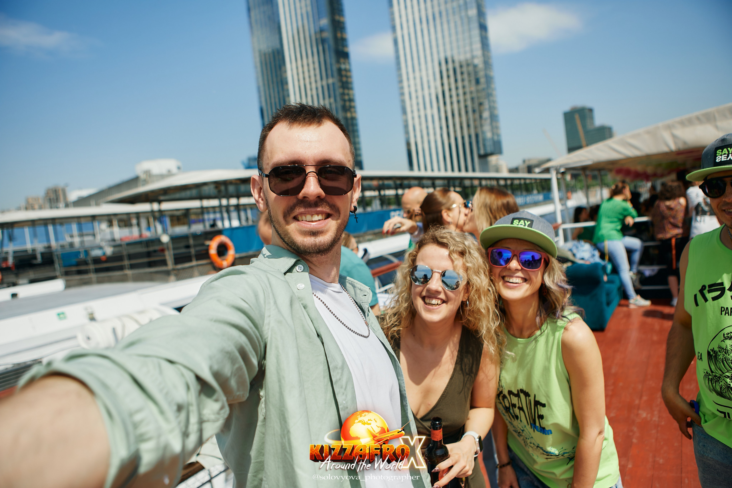 Boat party. Свадебный фотограф