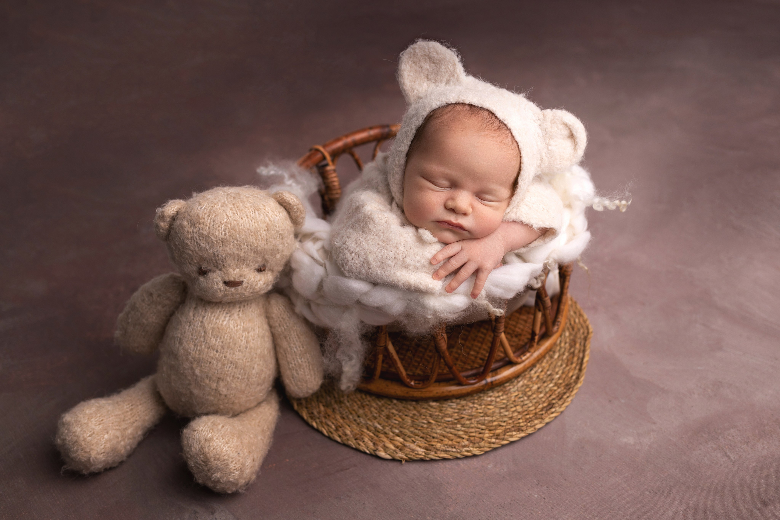 Классическая фотосессия малыша. Фотограф новорожденных малышей в Омске и Омской области Эльвира Камаева