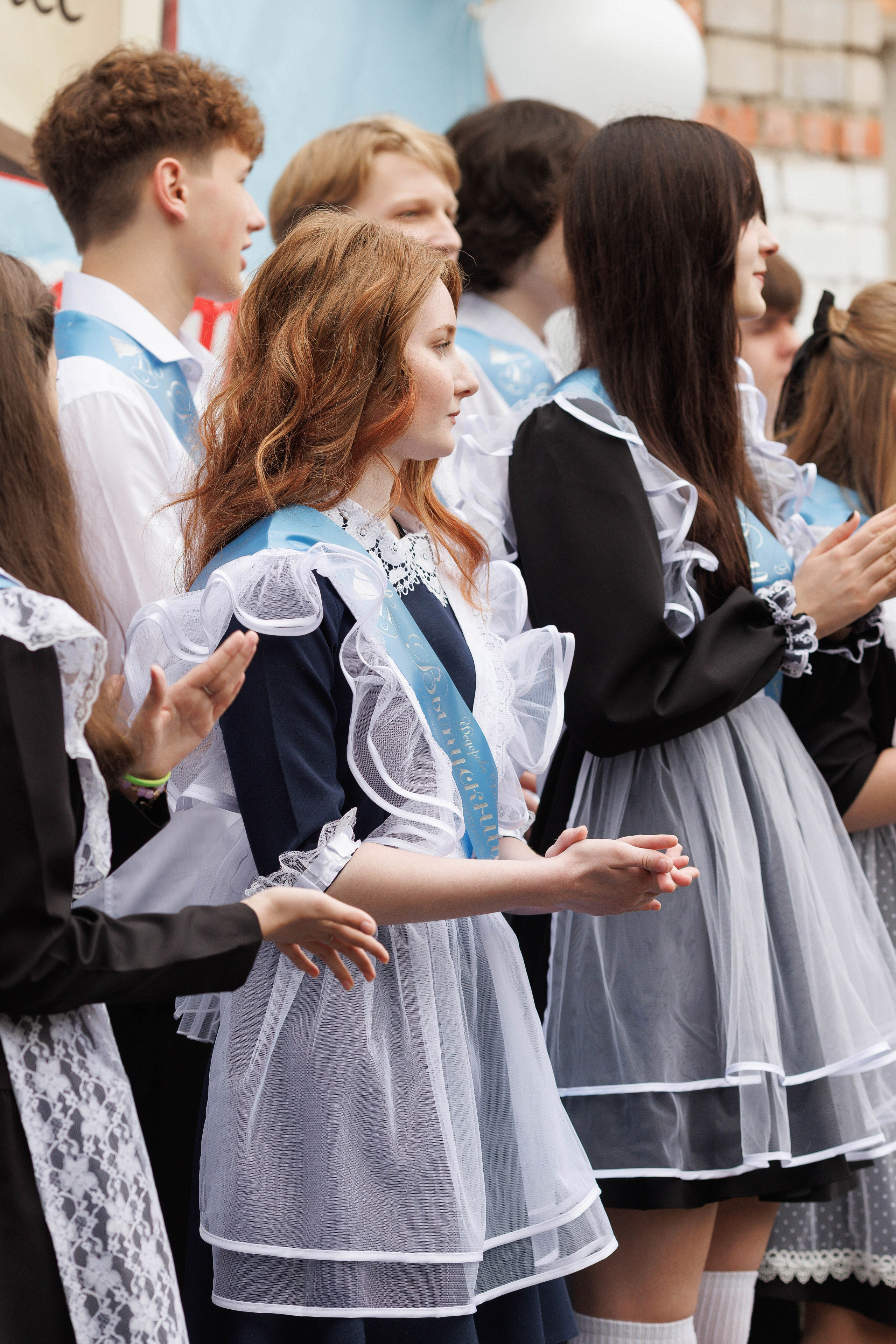 Последний звонок Гимназия Артем. Photoalbum-vl.ru