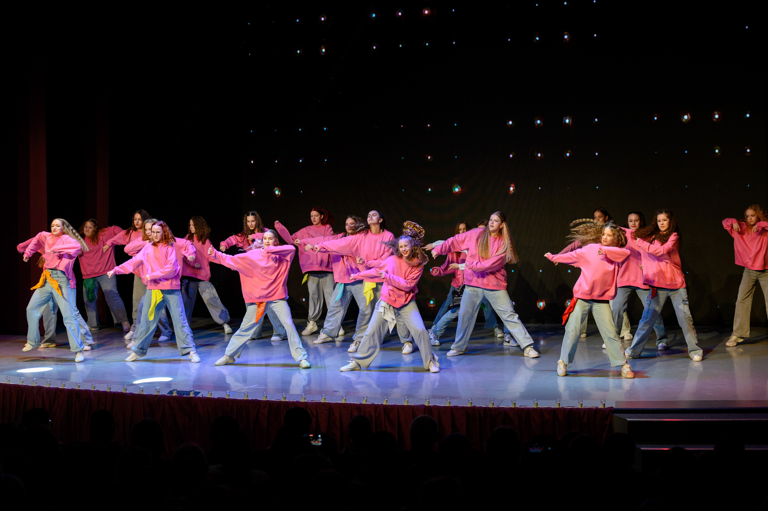 Отчётный концерт «Зажигай». Главная