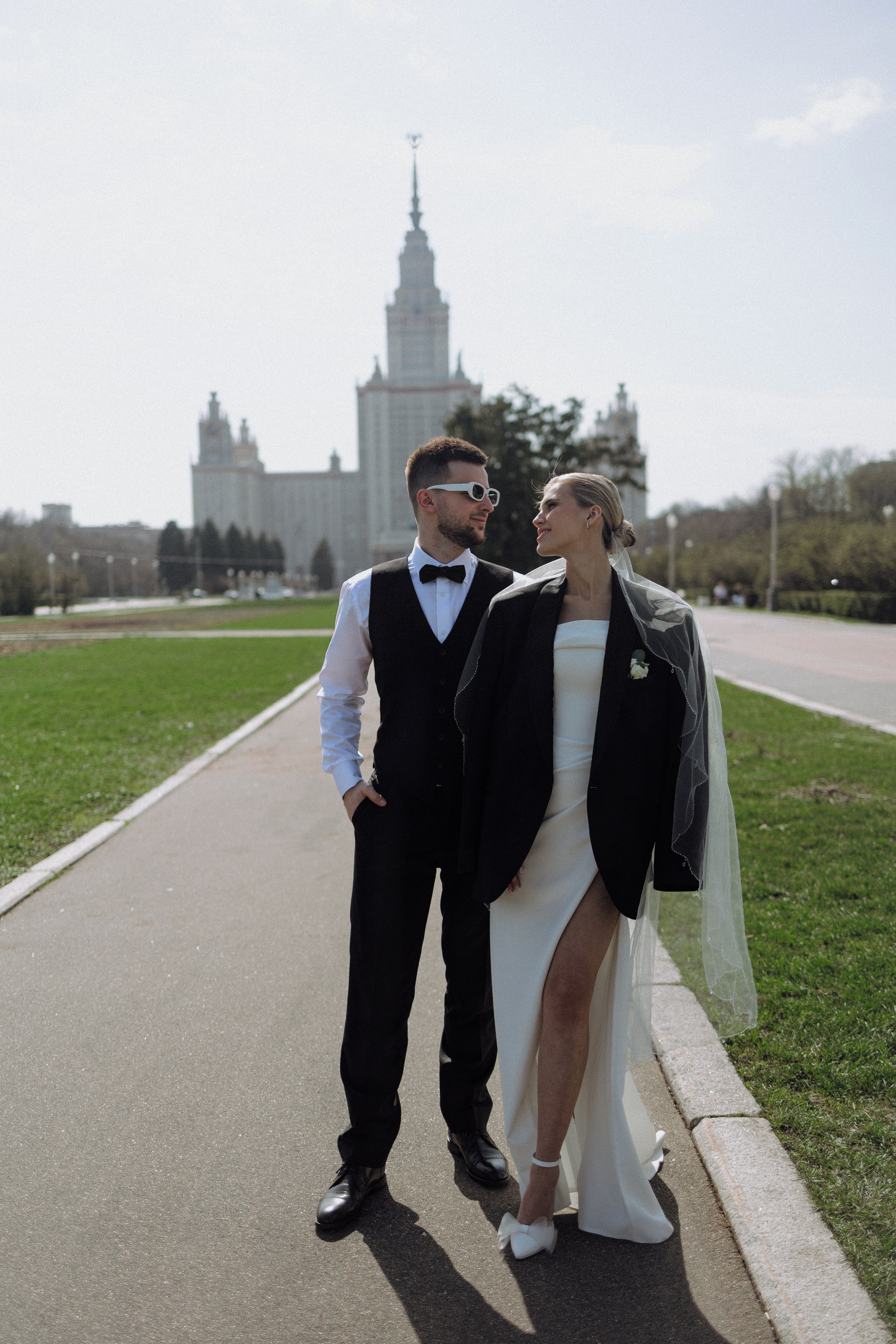 Свадебная фотосессия на стадионе Спартак. Свадебный фотограф в Москве. свадебная фотосессия Москва. Фотограф в Москве Валерия Рожкова