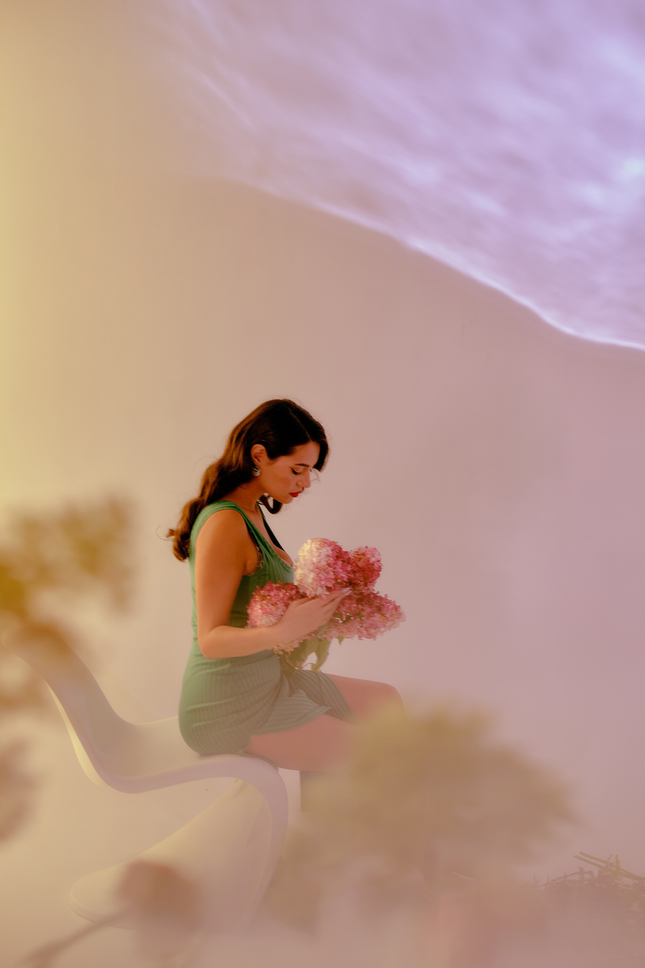 Индивидуальная фотосессия с цветами в студии. Портретный, семейный фотограф в Твери Жданова Татьяна tatzhdanov Таня