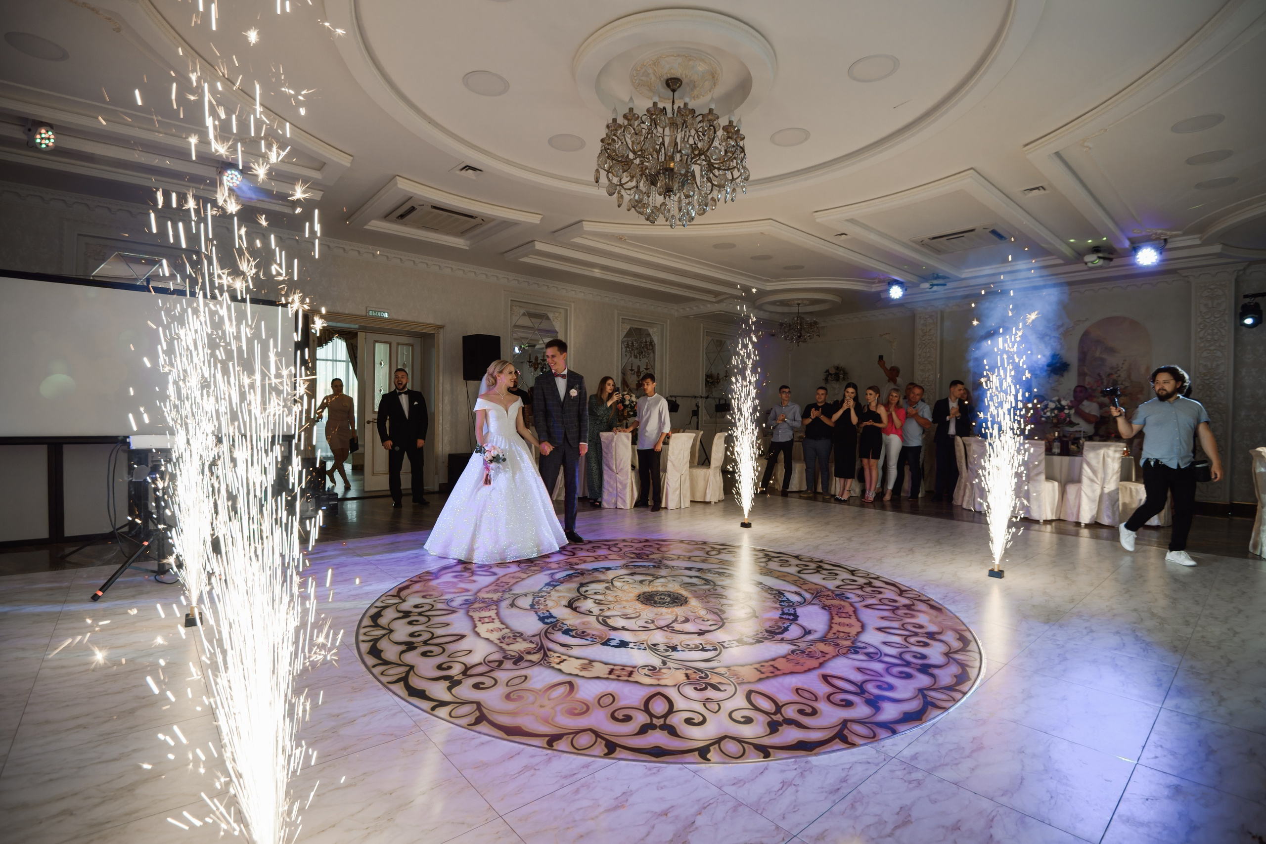 B & A. Свадебный фотограф в г. Астрахань. Так же выезжаю в другие города