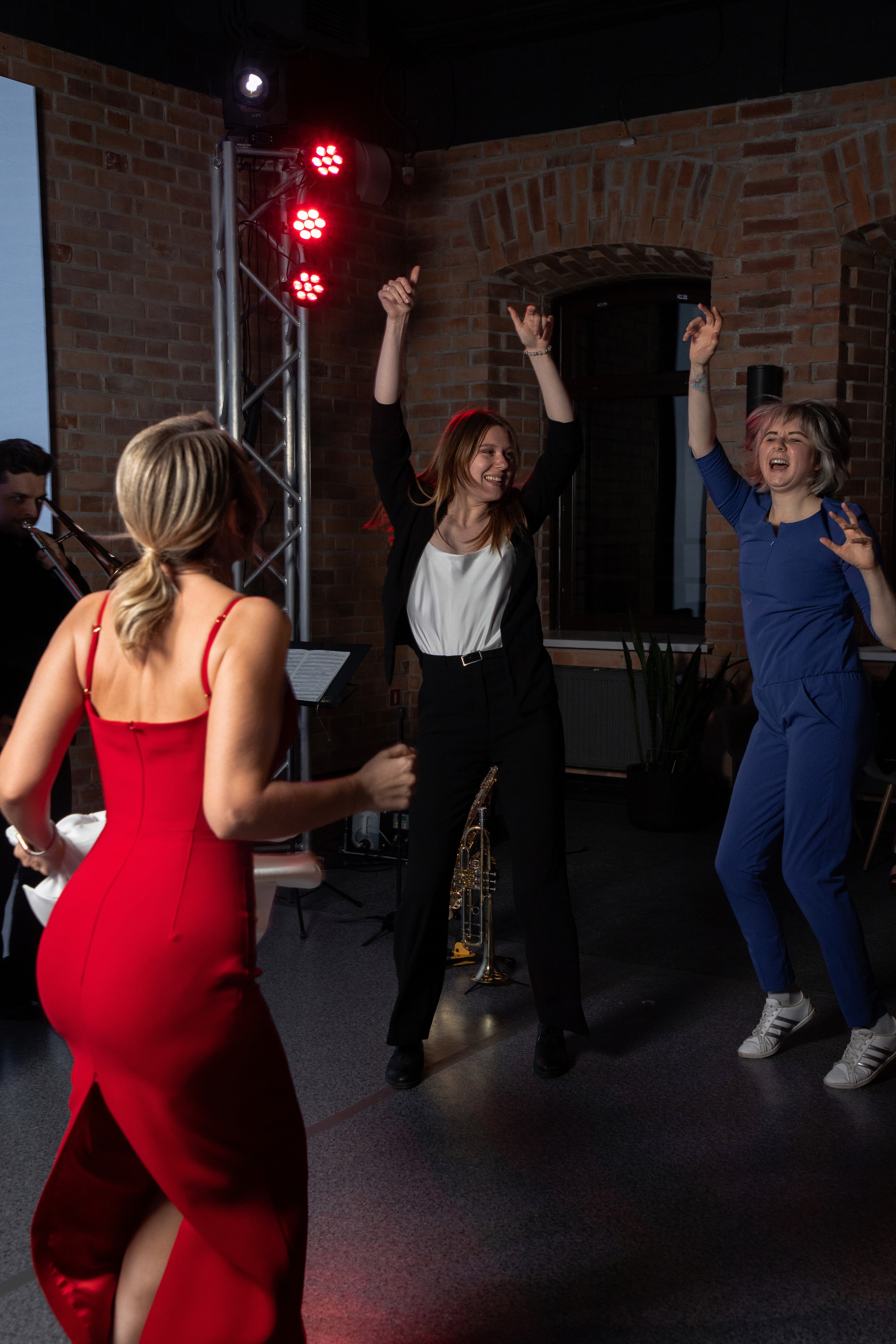 Презентация книги Светы Захаровой "Ты уже бренд". Фотограф Денис Лесковский (Тюмень)