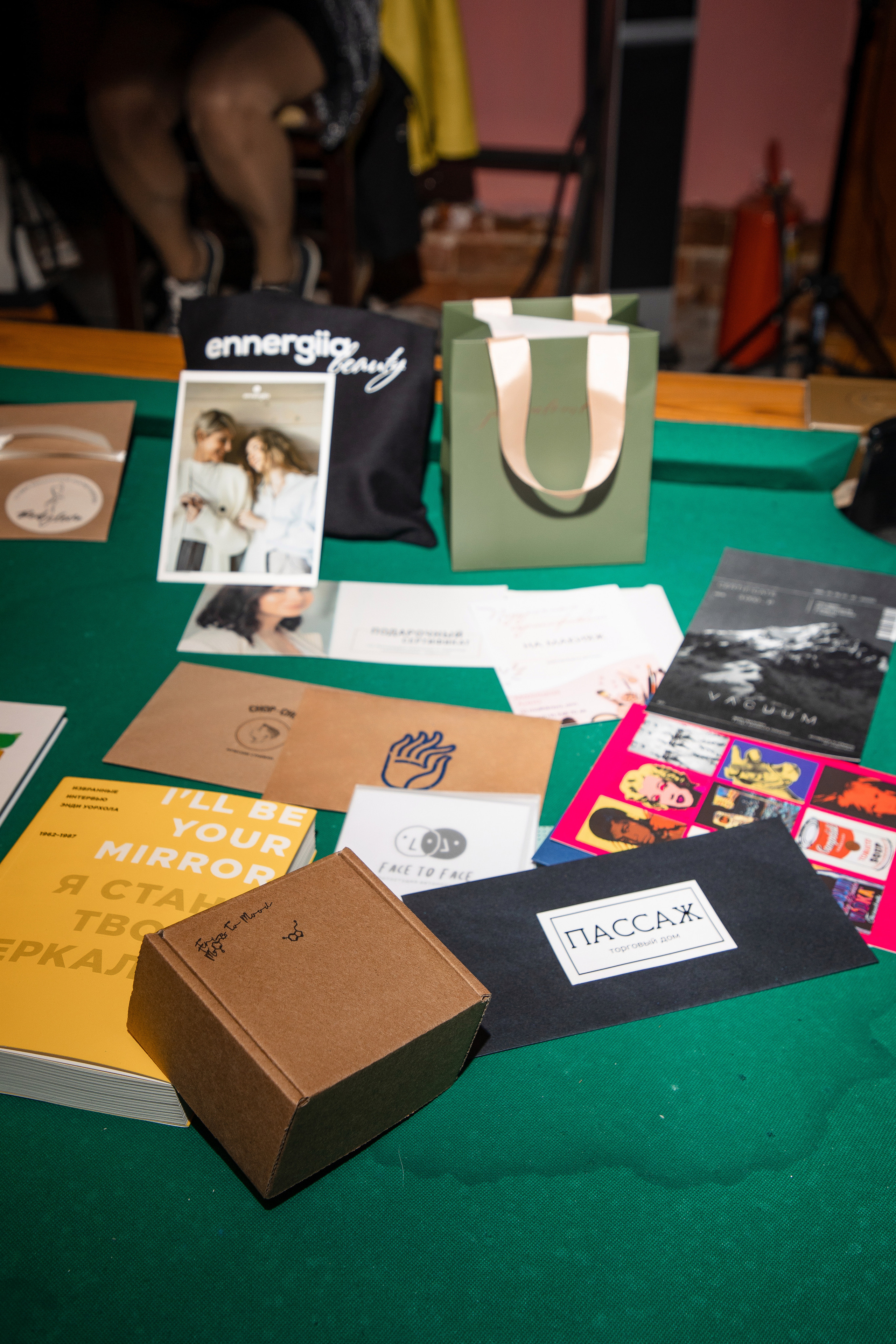 2022-06-29 Лекция Марии Барковой (Энди Уорхол). Фотограф Денис Лесковский (Тюмень)