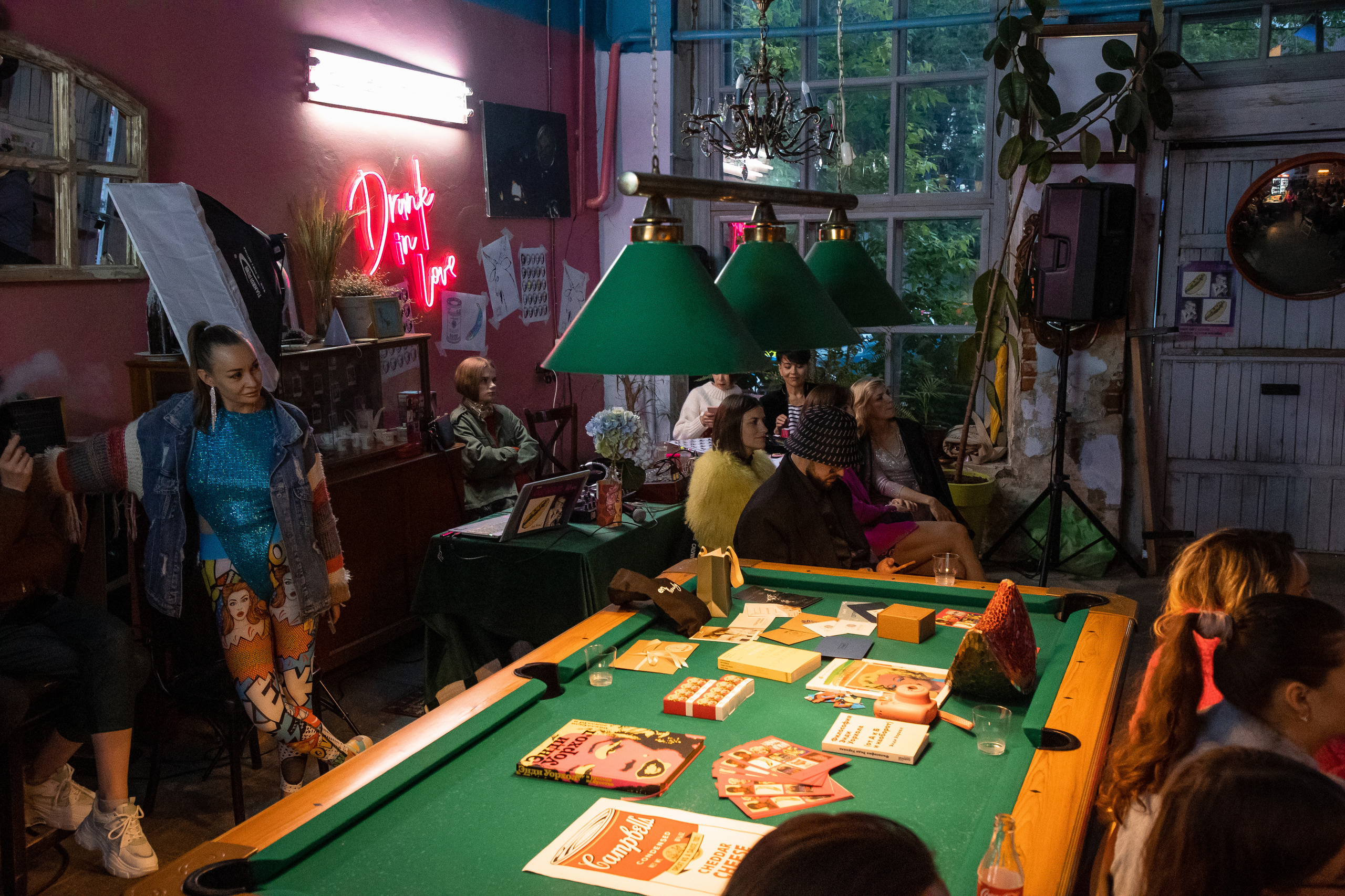 2022-06-29 Лекция Марии Барковой (Энди Уорхол). Фотограф Денис Лесковский (Тюмень)