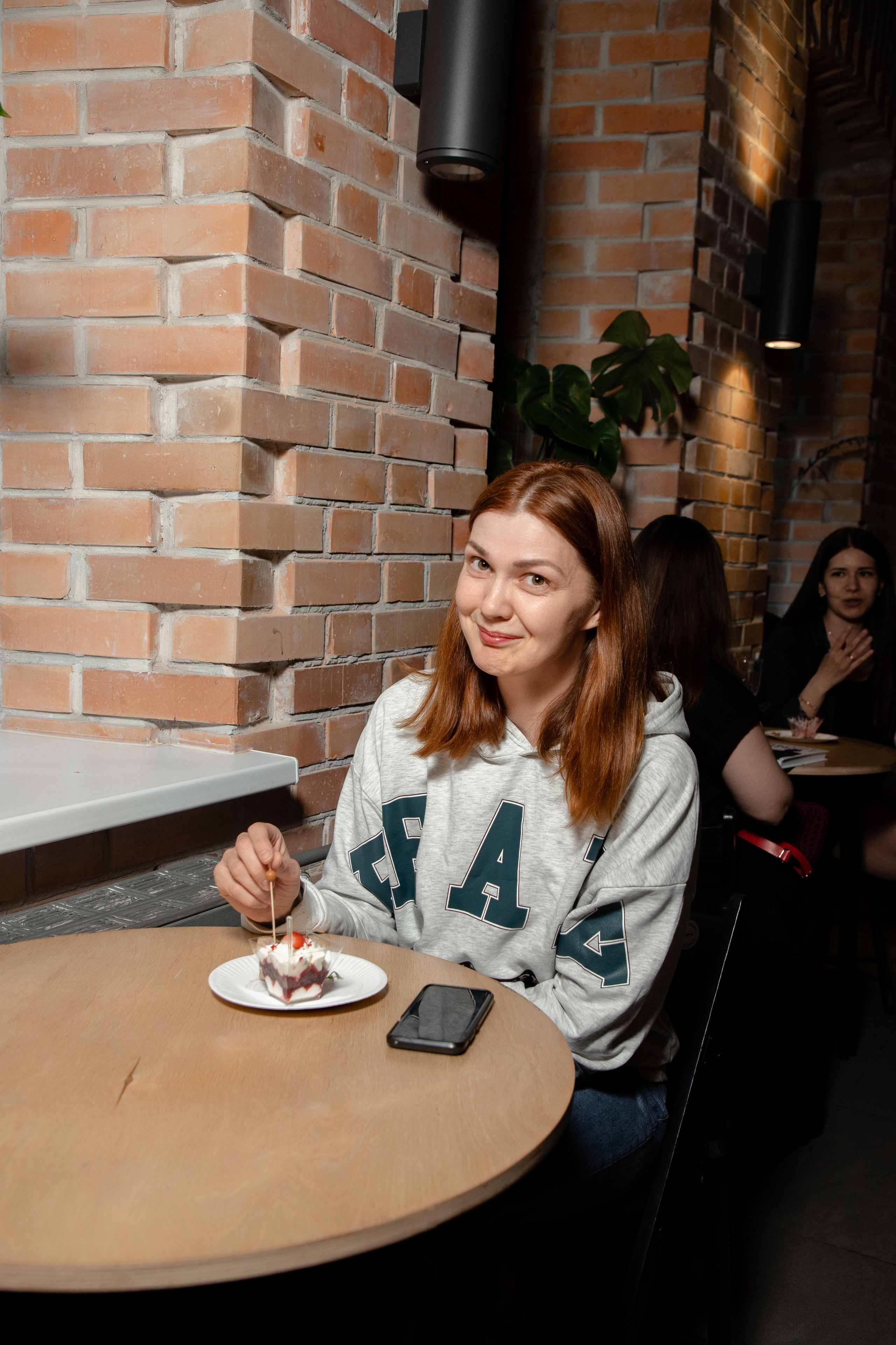 Презентация книги Светы Захаровой "Ты уже бренд". Фотограф Денис Лесковский (Тюмень)